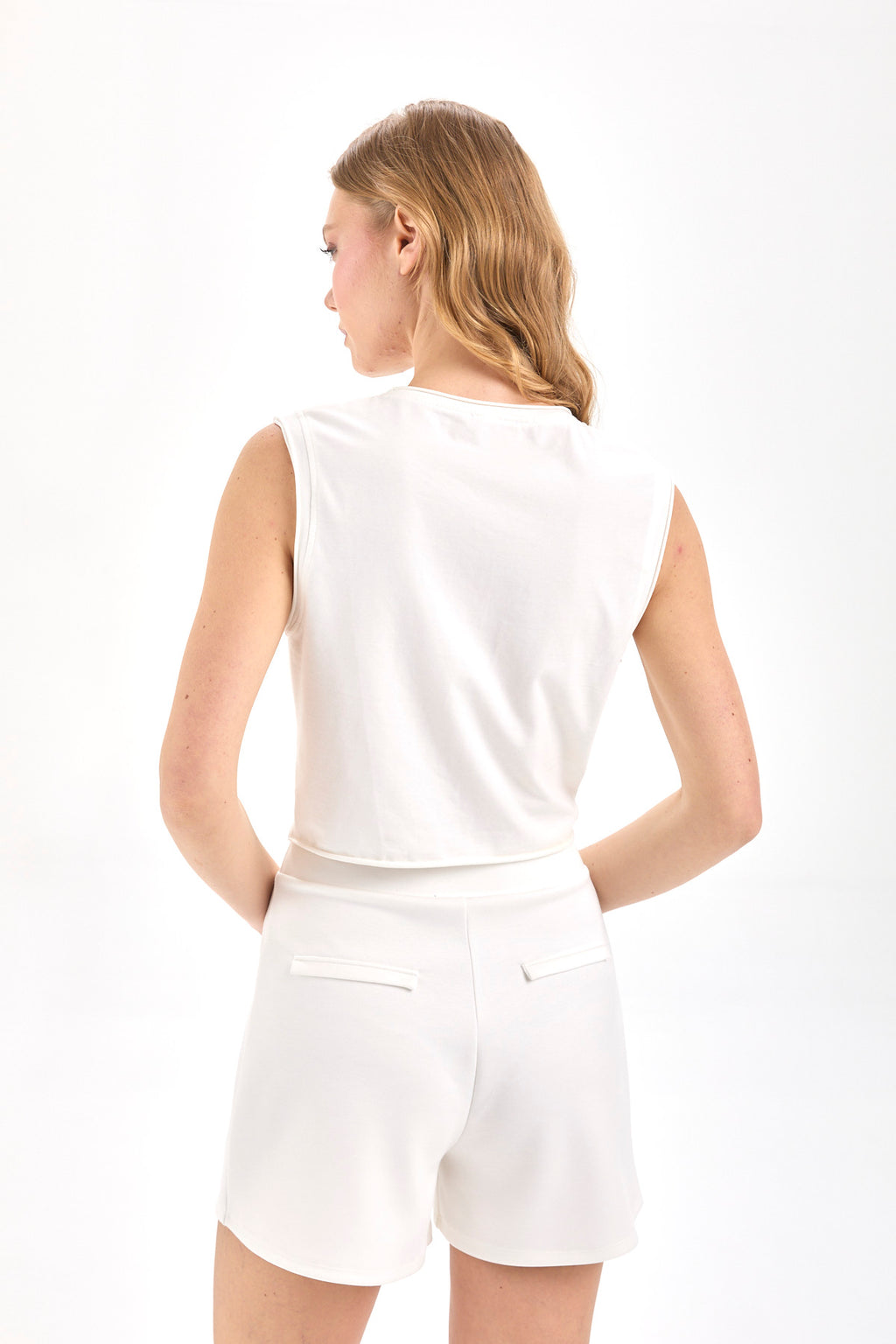 LIA Halka Detaylı Crop Top