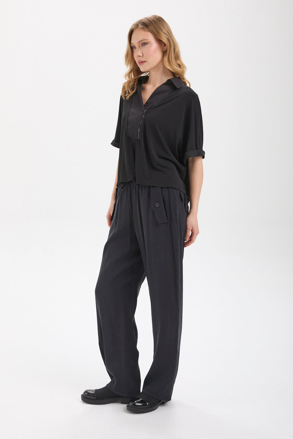 Kadın siyah bluz – REID Fermuarlı Yaka Bluz | IMBUE color:siyah