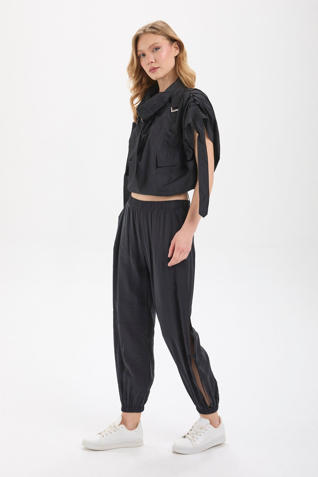 Kadın siyah bluz – RECON Teknik Crop Top | IMBUE color:siyah