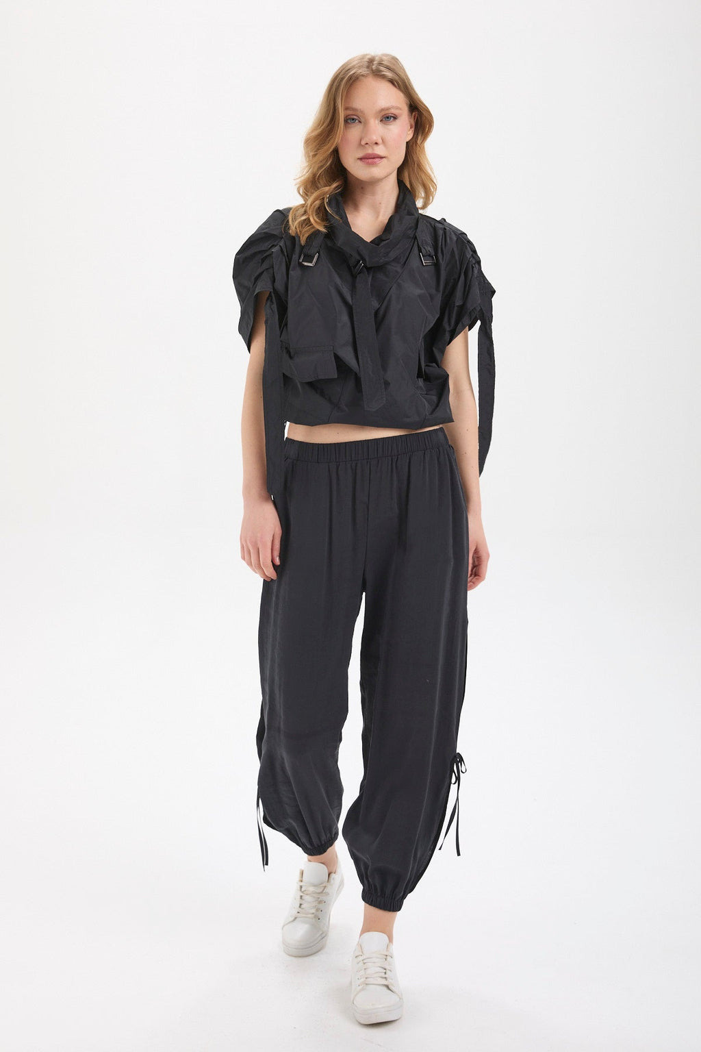 Kadın siyah bluz – RECON Teknik Crop Top | IMBUE color:siyah