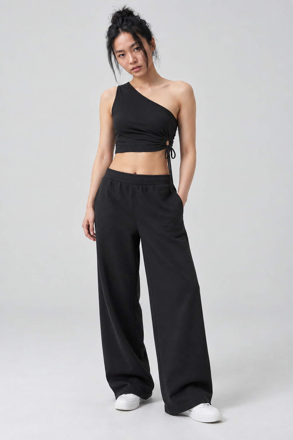 Kadın siyah bluz – SOLARA Tek Omuz Crop Üst | IMBUE color:siyah