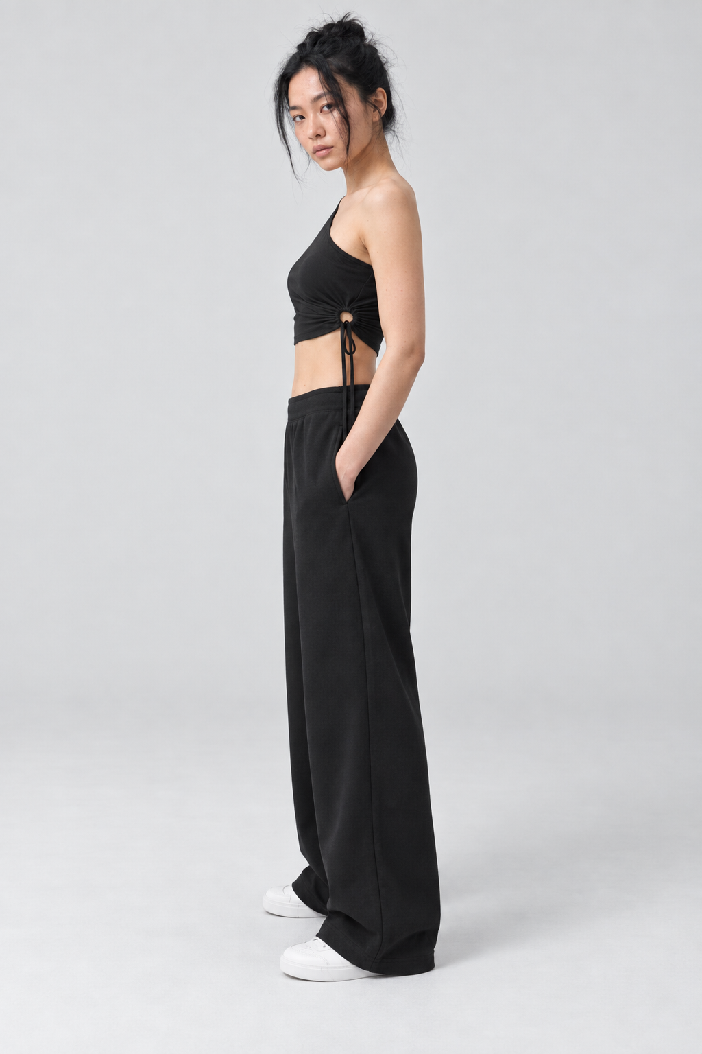 Kadın siyah bluz – SOLARA Tek Omuz Crop Üst | IMBUE color:siyah