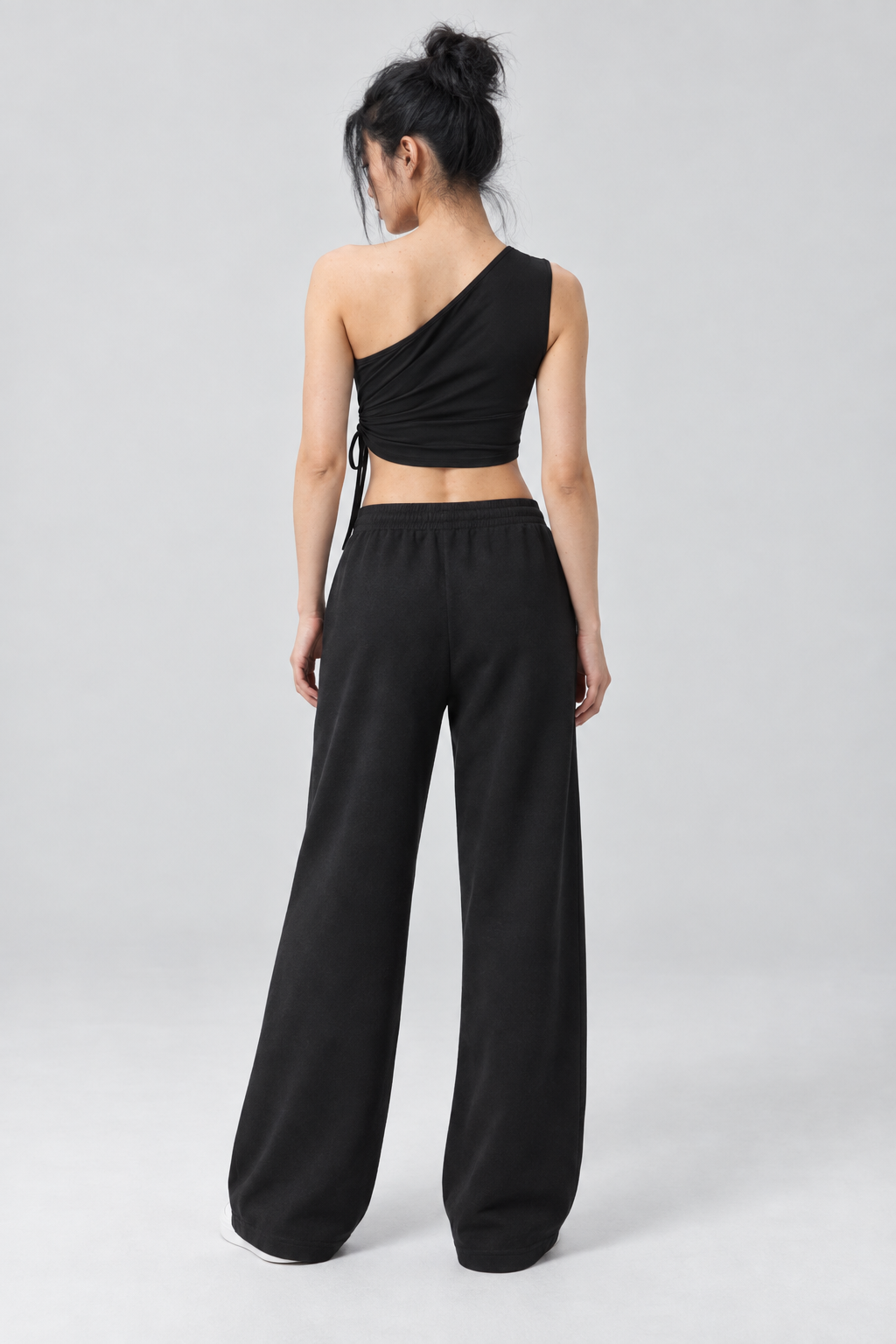 Kadın siyah bluz – SOLARA Tek Omuz Crop Üst | IMBUE color:siyah