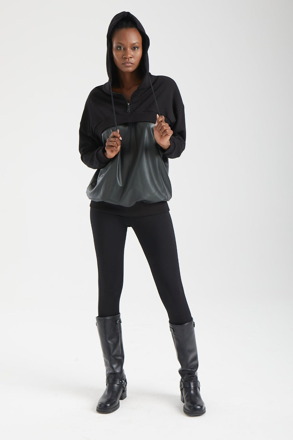 Kadın siyah sweatshirt – VERTEX Yapısal Panelli Kapüşonlu Sweatshirt | IMBUE color:siyah