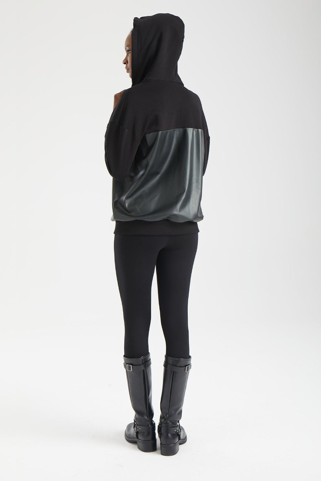 Kadın siyah sweatshirt – VERTEX Yapısal Panelli Kapüşonlu Sweatshirt | IMBUE color:siyah