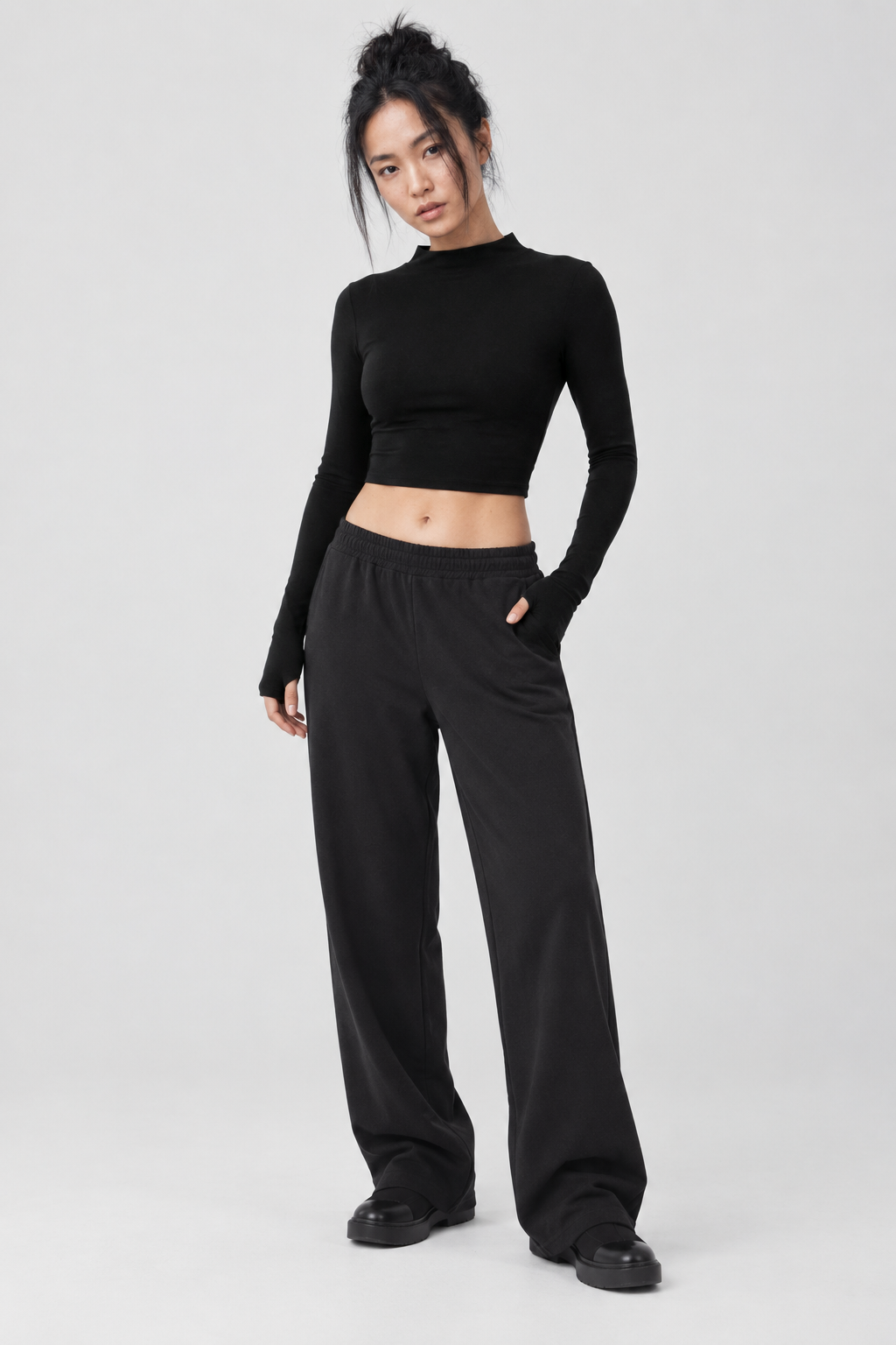 Dik Yaka Parmak Geçişli Siyah Crop Bluz - [color:siyah]