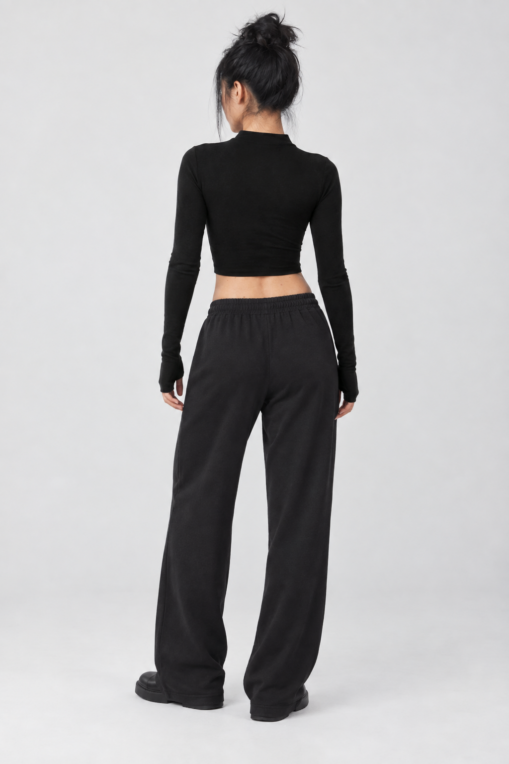 Dik Yaka Parmak Geçişli Siyah Crop Bluz - [color:siyah]