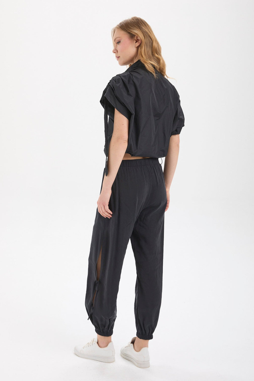 Kadın siyah pantolon – LYRA Yırtmaçlı Jogger Pantolon | IMBUE color:siyah