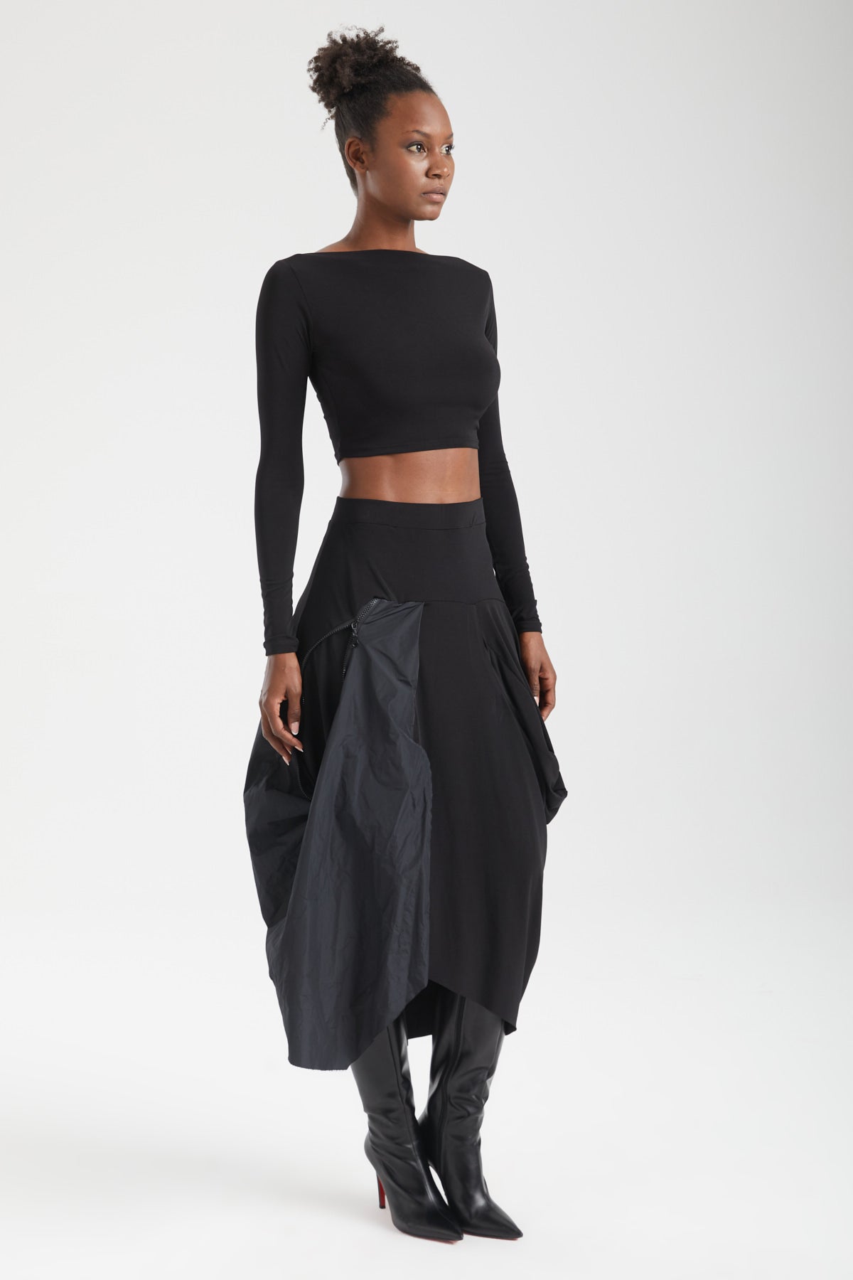 Kadın siyah etek – AVA Yapısal Asimetrik Etek | IMBUE color:siyah