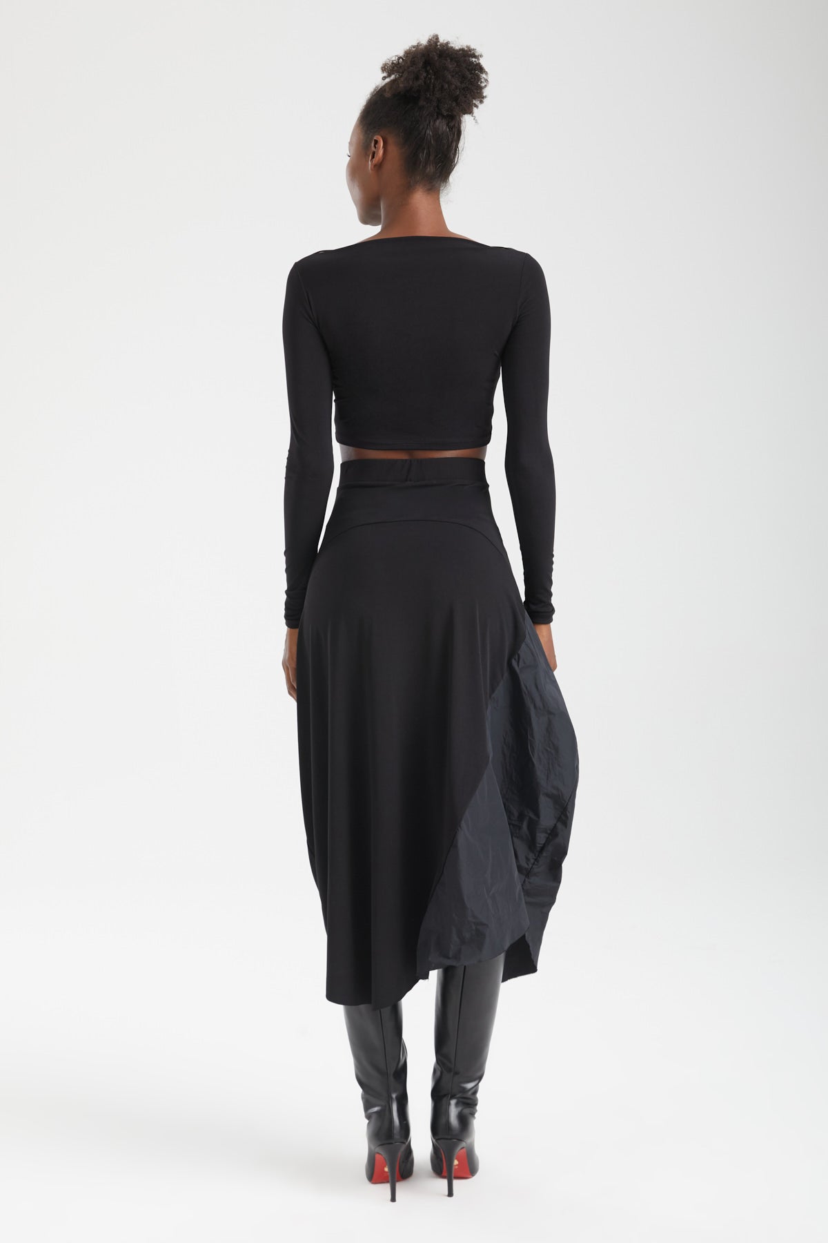 Kadın siyah etek – AVA Yapısal Asimetrik Etek | IMBUE color:siyah