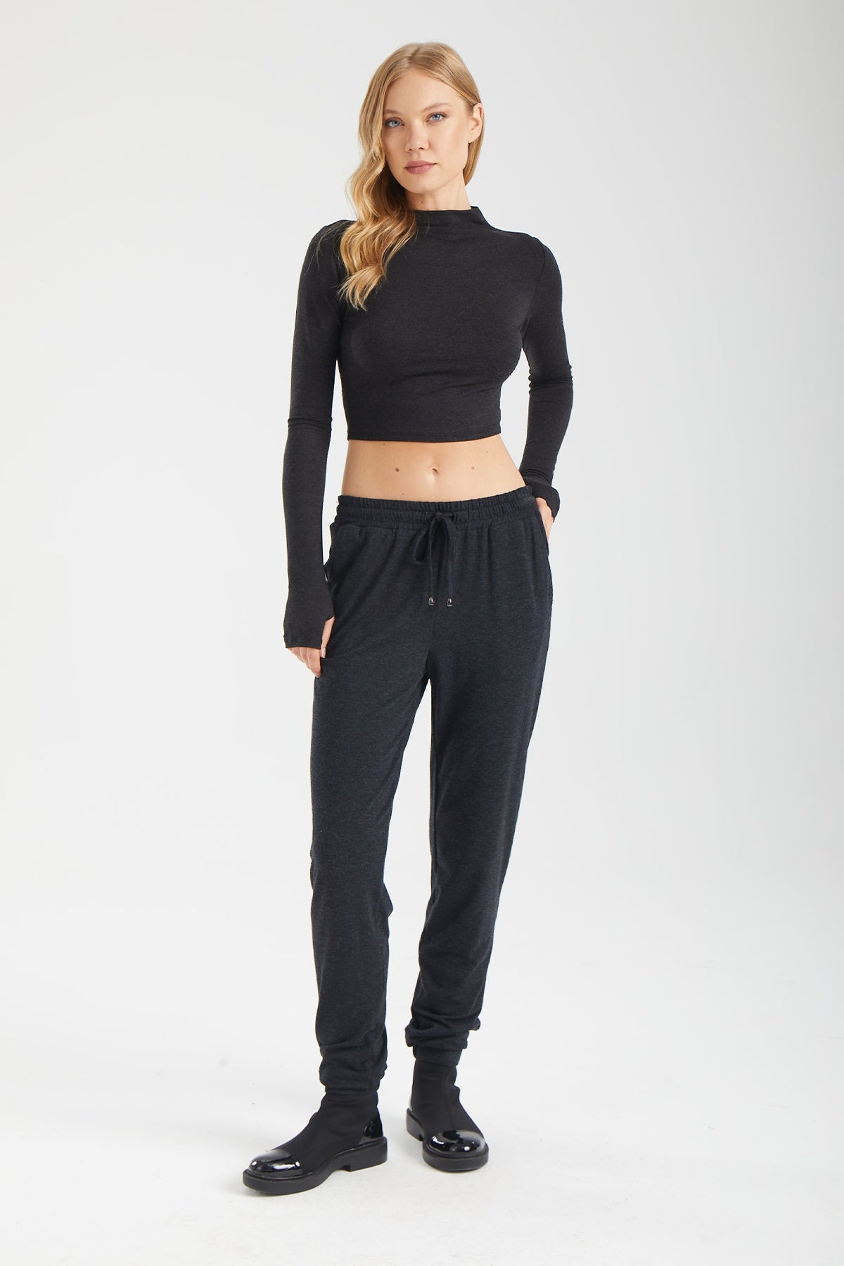 Kadın siyah pantolon – ELARA Dökümlü Pantolon | IMBUE color:siyah