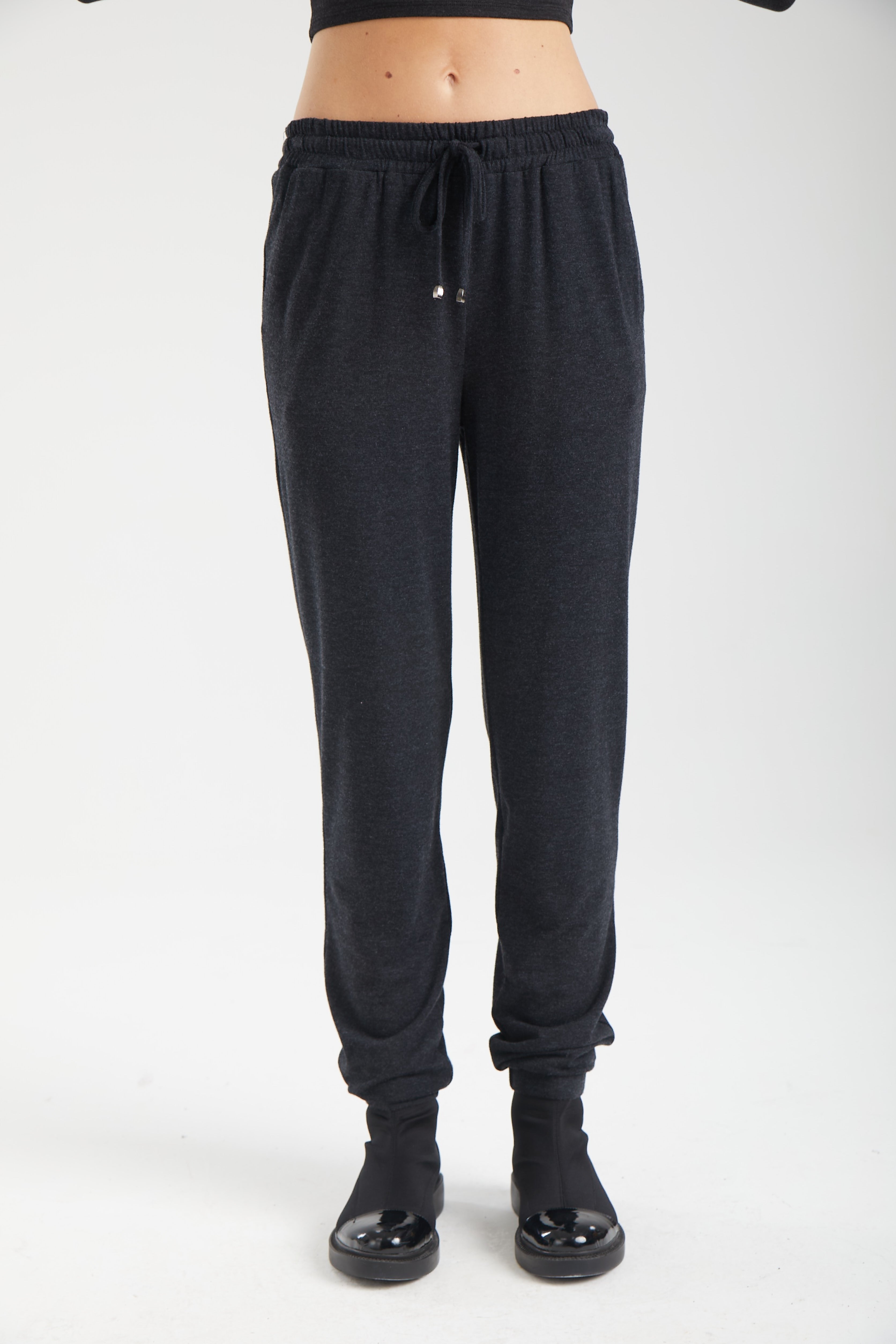 Kadın siyah pantolon – ELARA Dökümlü Pantolon | IMBUE color:siyah