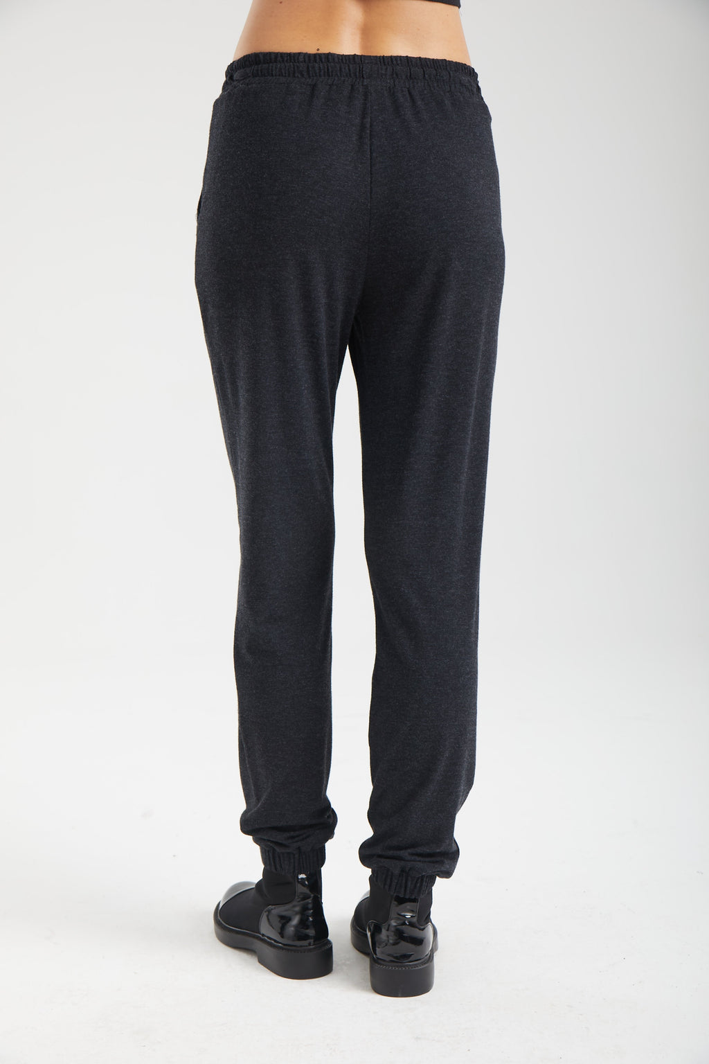 Kadın siyah pantolon – ELARA Dökümlü Pantolon | IMBUE color:siyah