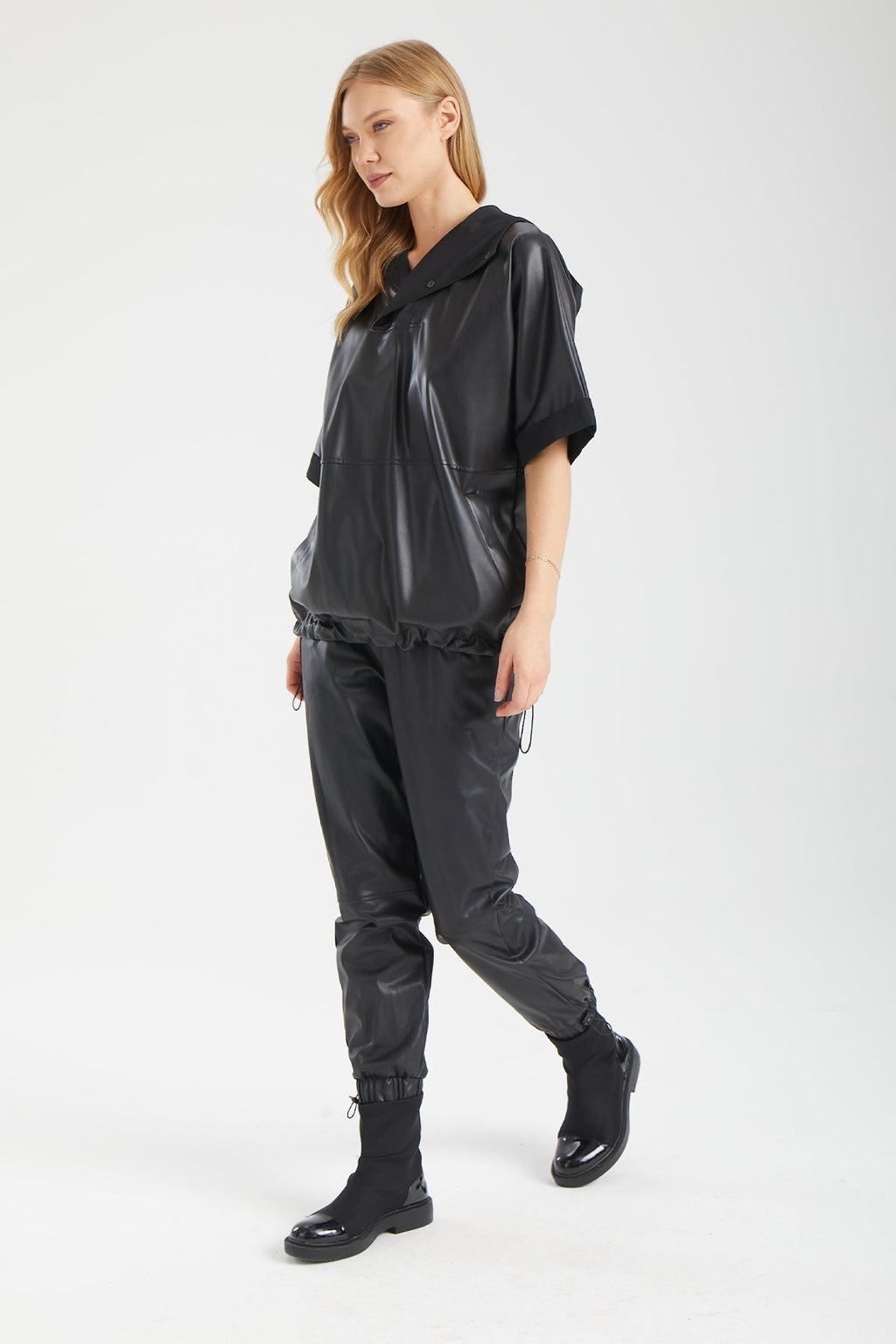 Kadın siyah pantolon – KINETIC Vegan Deri Pantolon | IMBUE color:siyah