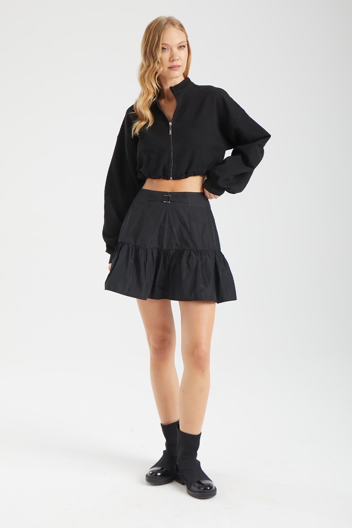 Kadın siyah etek – POISE Yapısal Mini Etek | IMBUE color:siyah