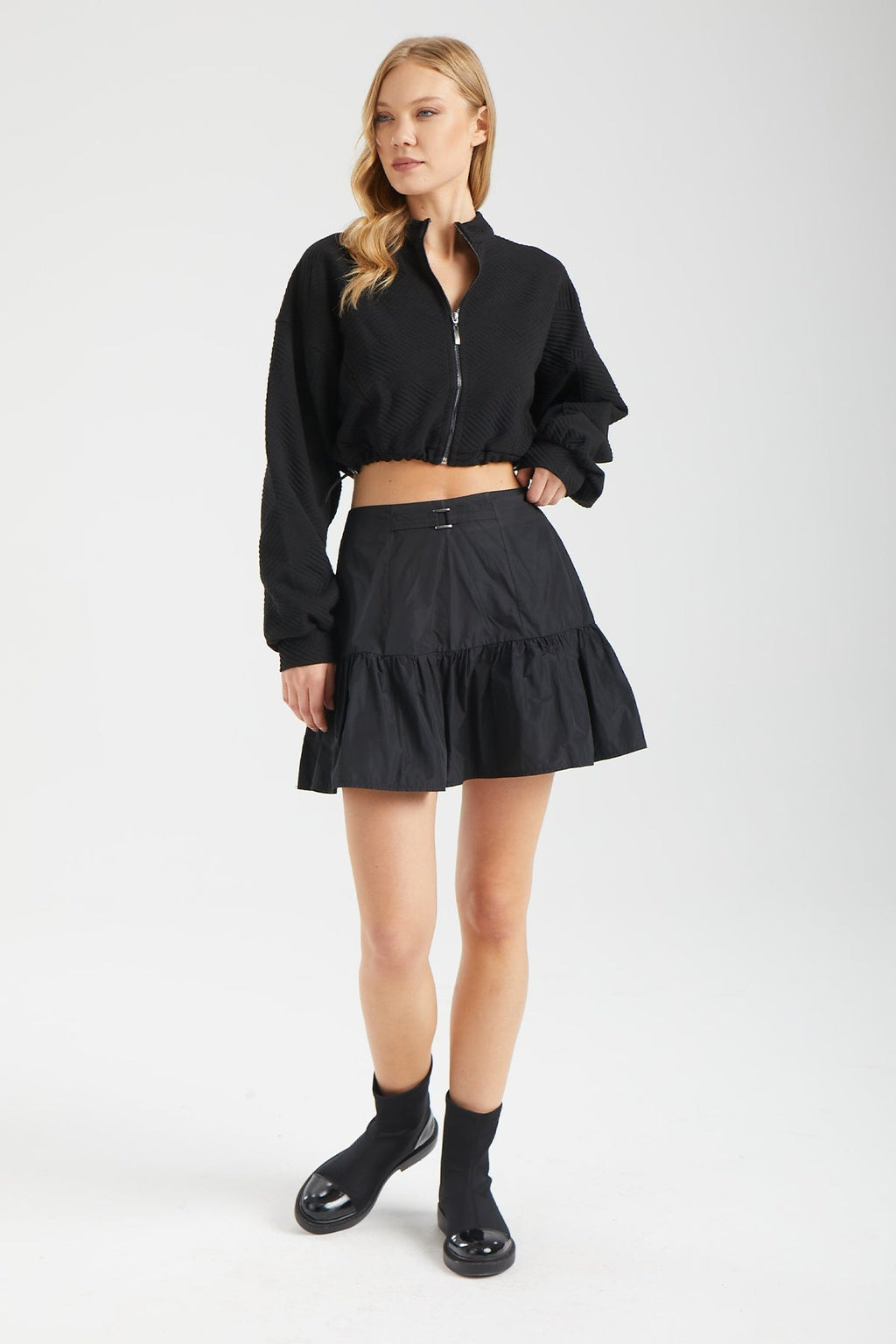 Kadın siyah etek – POISE Yapısal Mini Etek | IMBUE color:siyah
