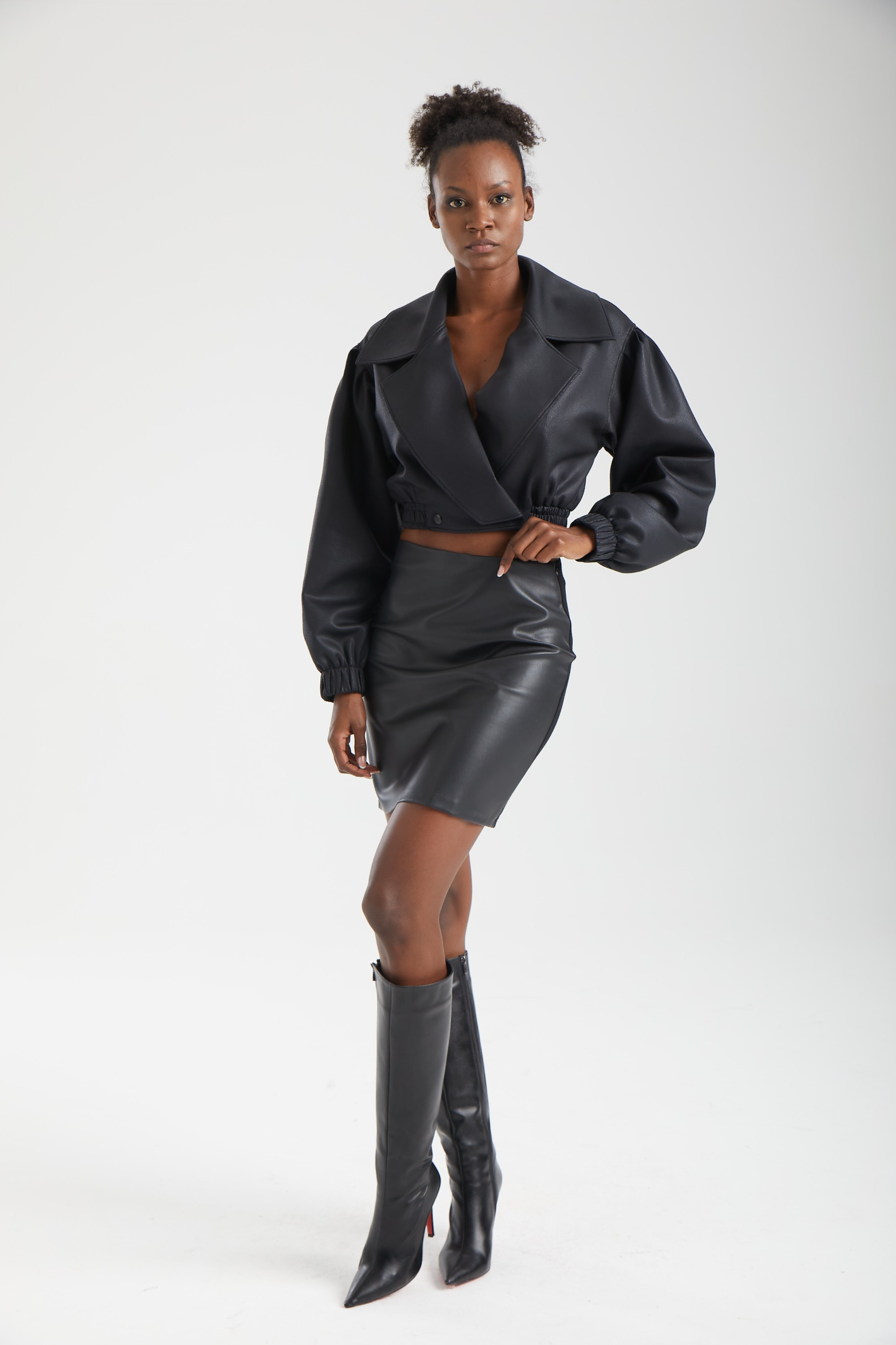 Kadın siyah etek – ONYX Konturlu Mini Etek | IMBUE color:siyah