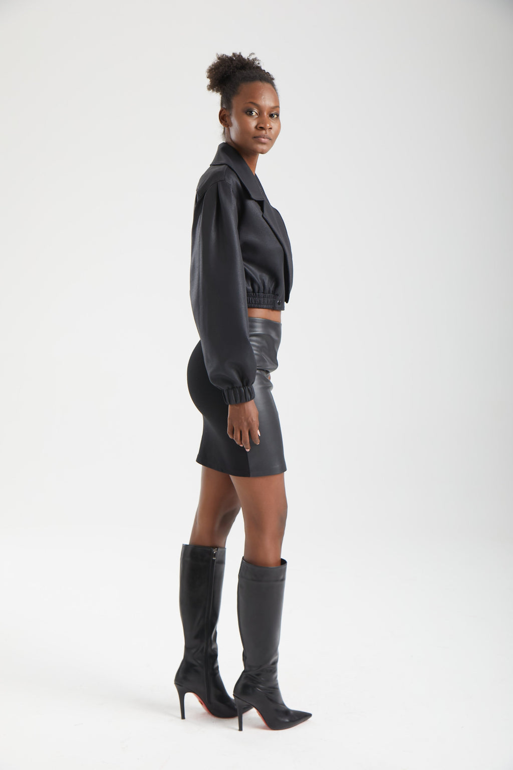 Kadın siyah etek – ONYX Konturlu Mini Etek | IMBUE color:siyah