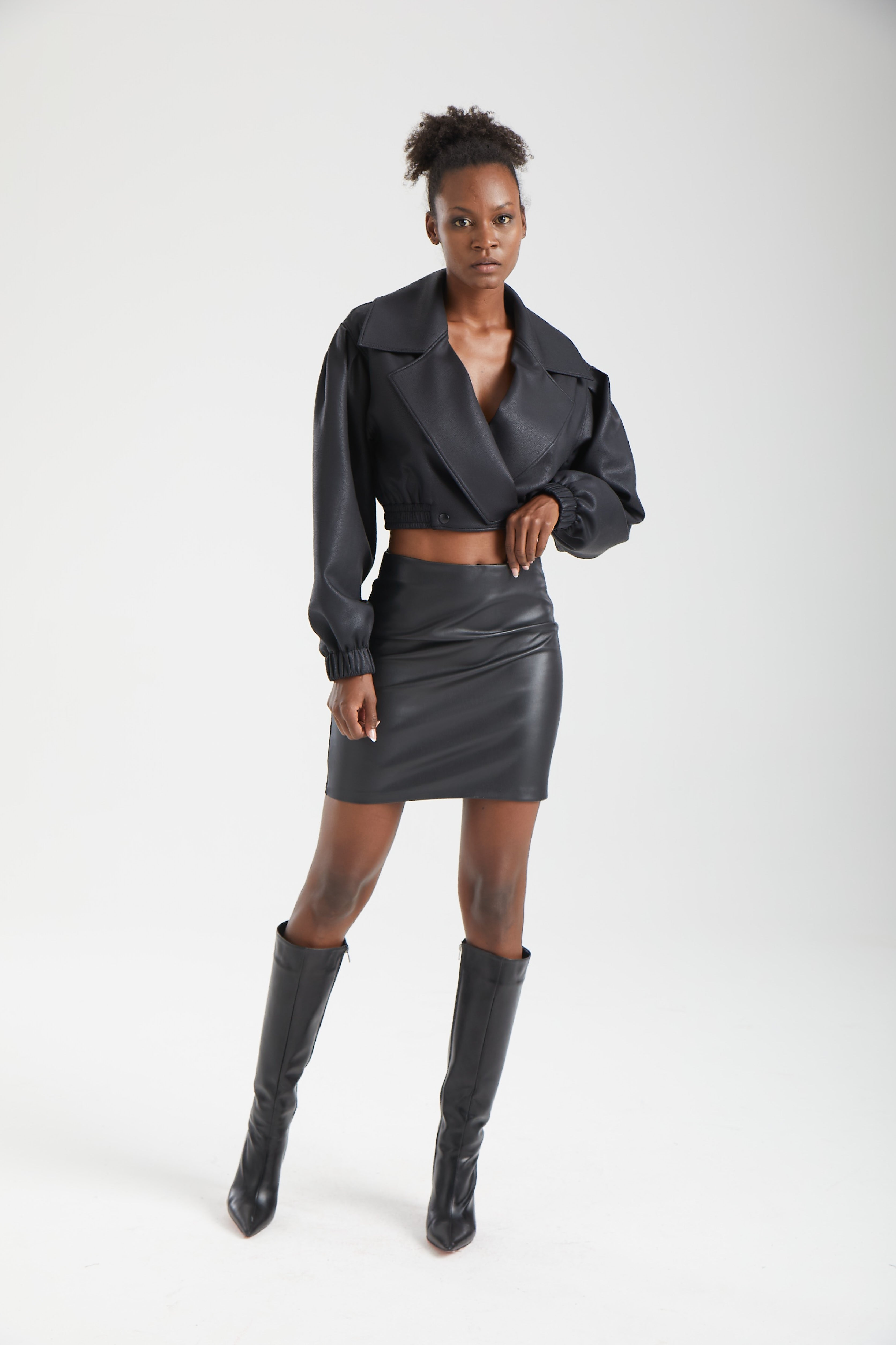 Kadın siyah etek – ONYX Konturlu Mini Etek | IMBUE color:siyah