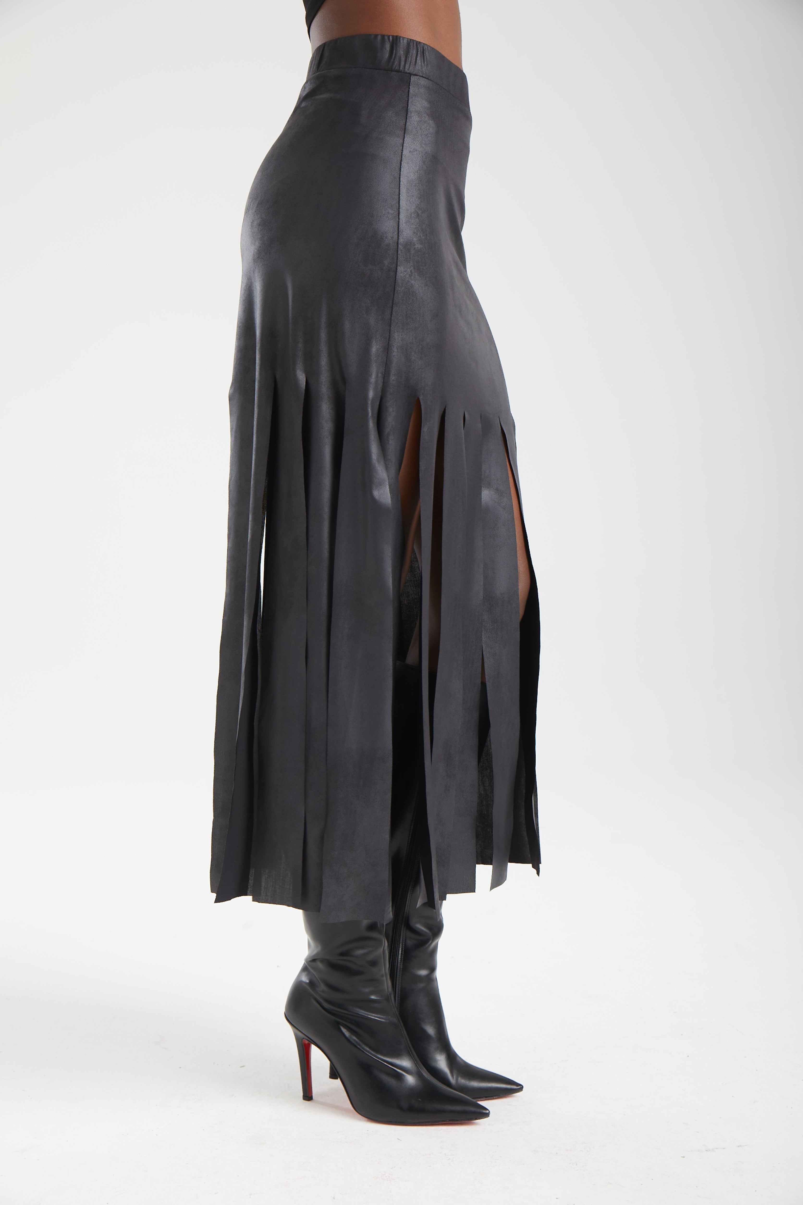 Kadın siyah etek – FRINGE Vegan Deri Etek | IMBUE color:siyah