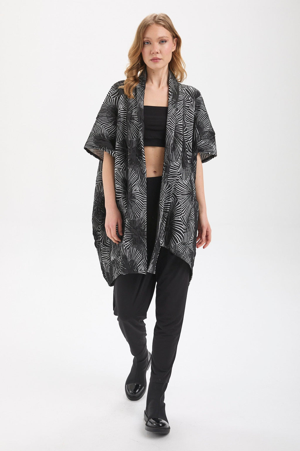 Kadın siyah kimono & kaftan – ZOLA Grafik Kimono | IMBUE color:siyah