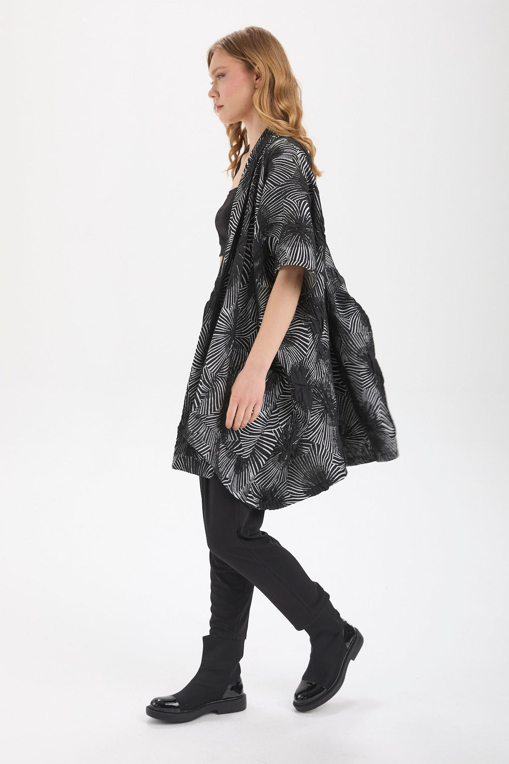 Kadın siyah kimono & kaftan – ZOLA Grafik Kimono | IMBUE color:siyah