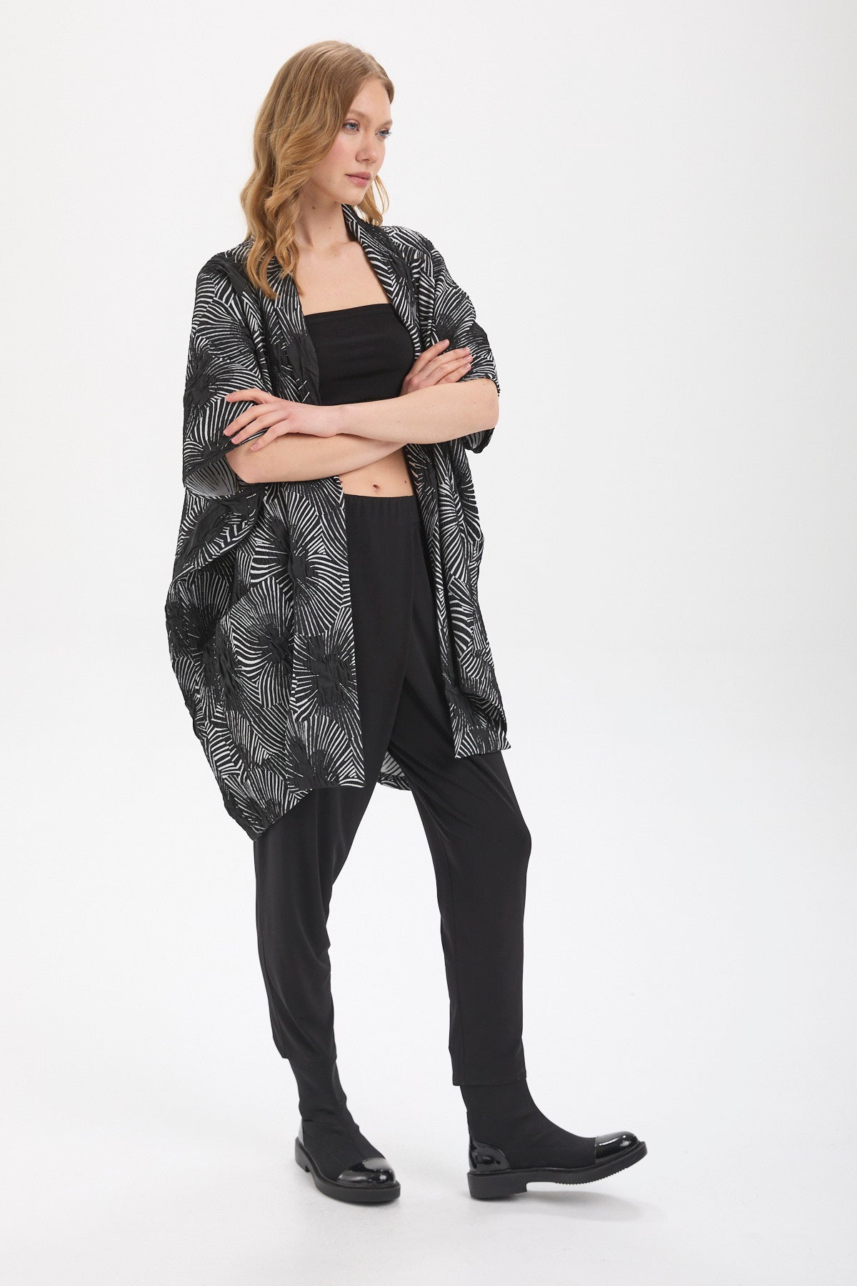 Kadın siyah kimono & kaftan – ZOLA Grafik Kimono | IMBUE color:siyah
