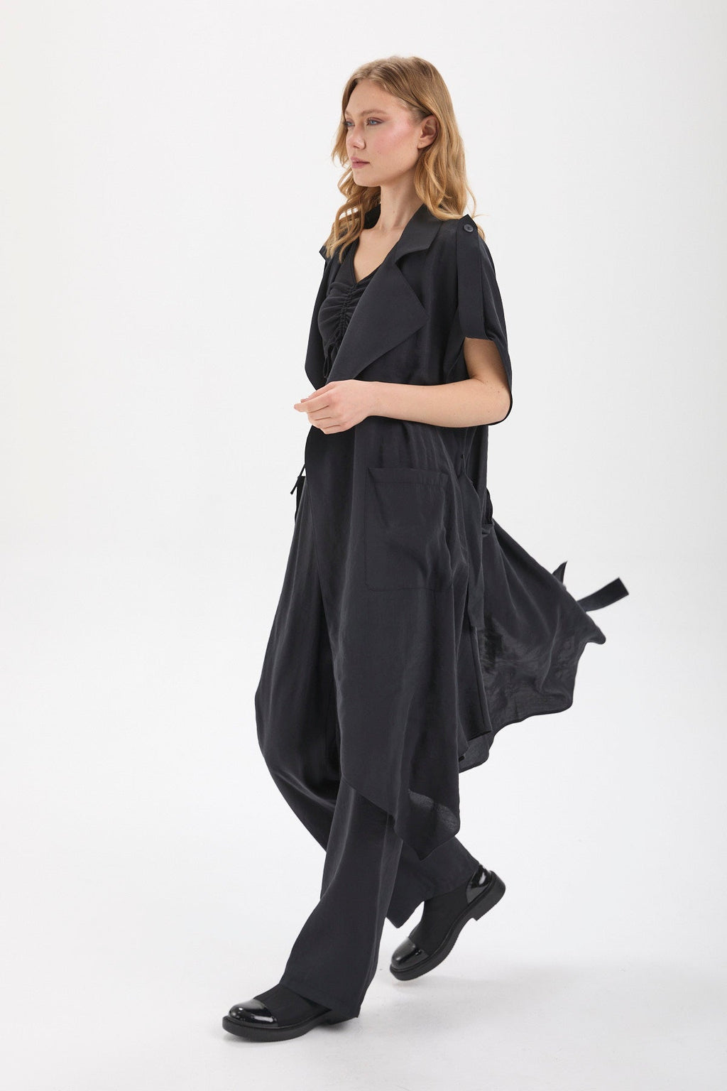 Kadın siyah kimono & kaftan – ARC Asimetrik Trenç Yelek | IMBUE color:siyah