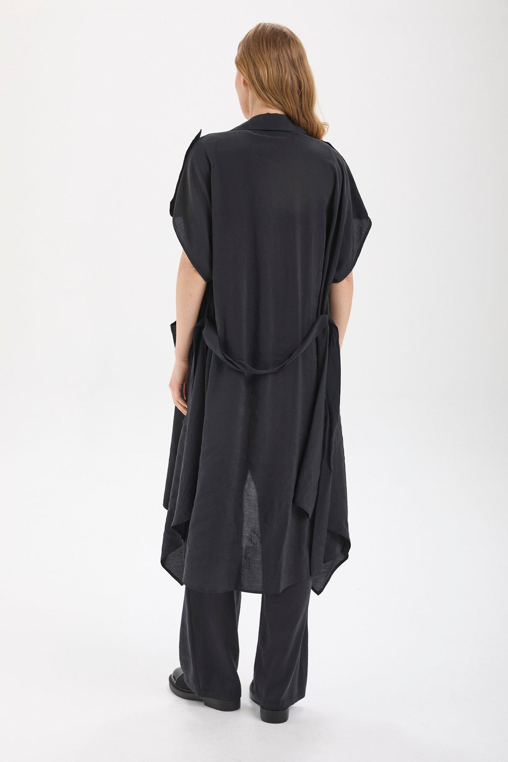 Kadın siyah kimono & kaftan – ARC Asimetrik Trenç Yelek | IMBUE color:siyah