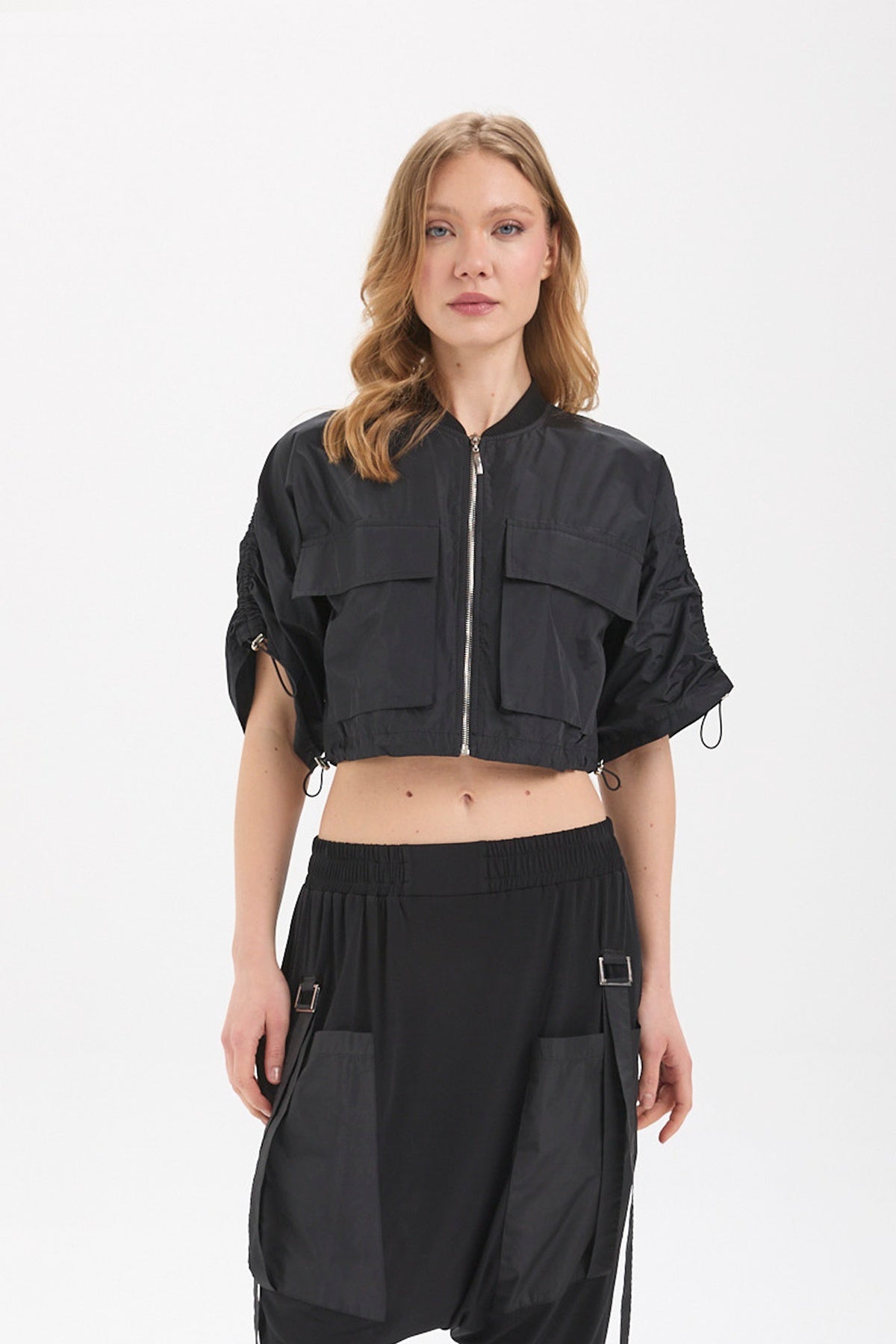 Kadın siyah ceket – CYGNUS Büzgülü Kol Crop Bomber Ceket | IMBUE color:siyah