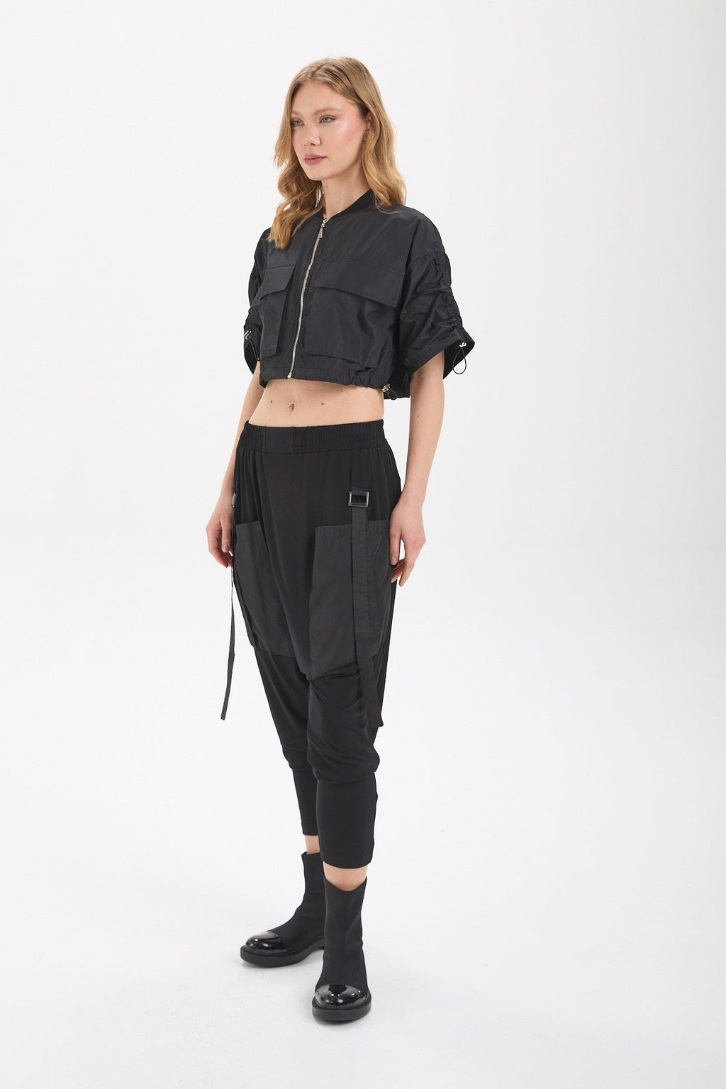 Kadın siyah ceket – CYGNUS Büzgülü Kol Crop Bomber Ceket | IMBUE color:siyah