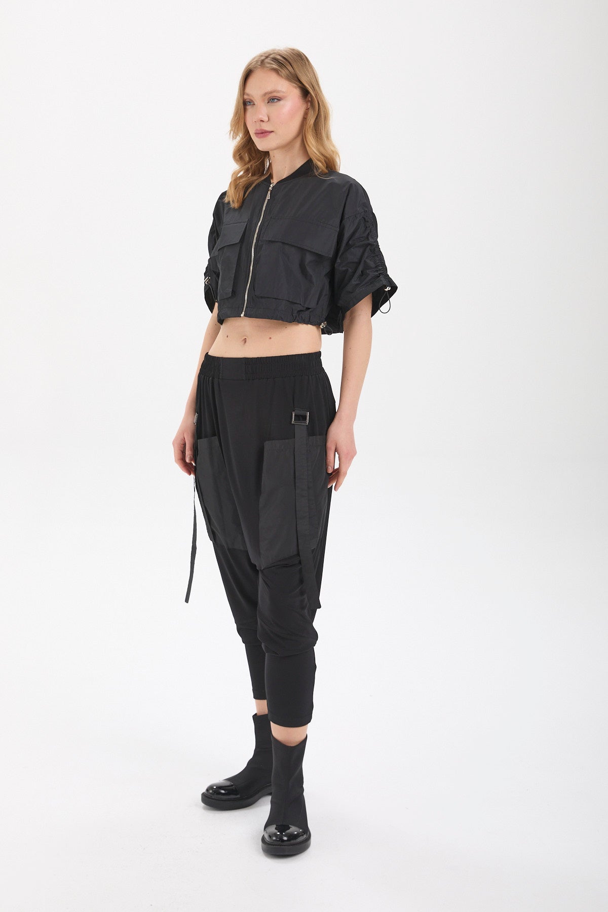 Kadın siyah ceket – CYGNUS Büzgülü Kol Crop Bomber Ceket | IMBUE color:siyah