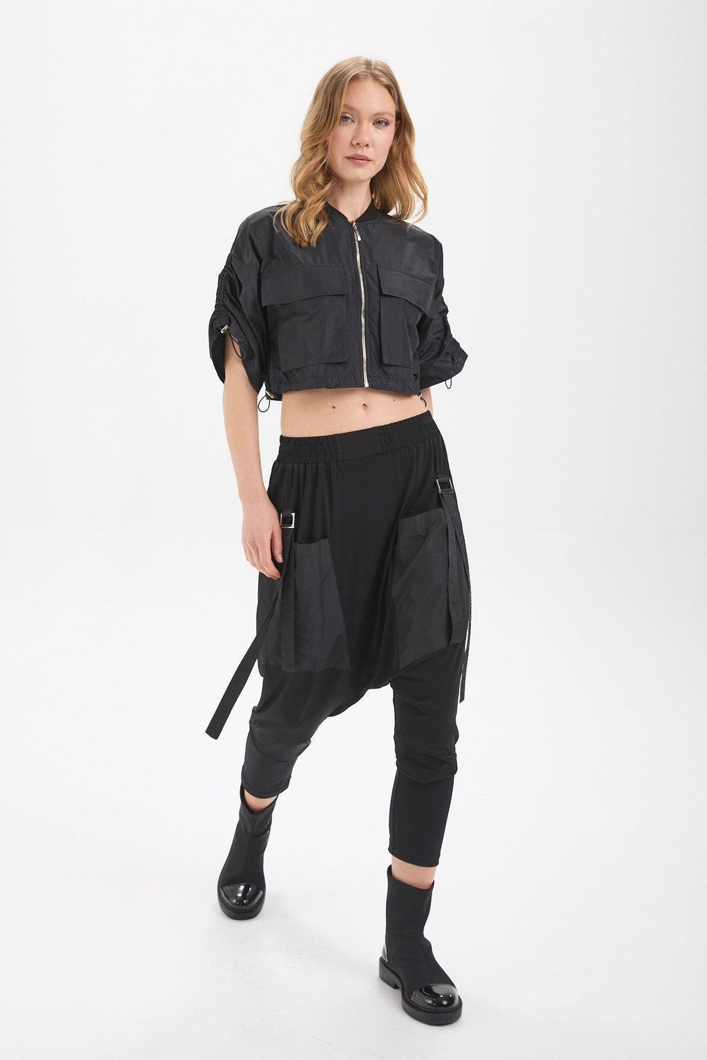 Kadın siyah ceket – CYGNUS Büzgülü Kol Crop Bomber Ceket | IMBUE color:siyah