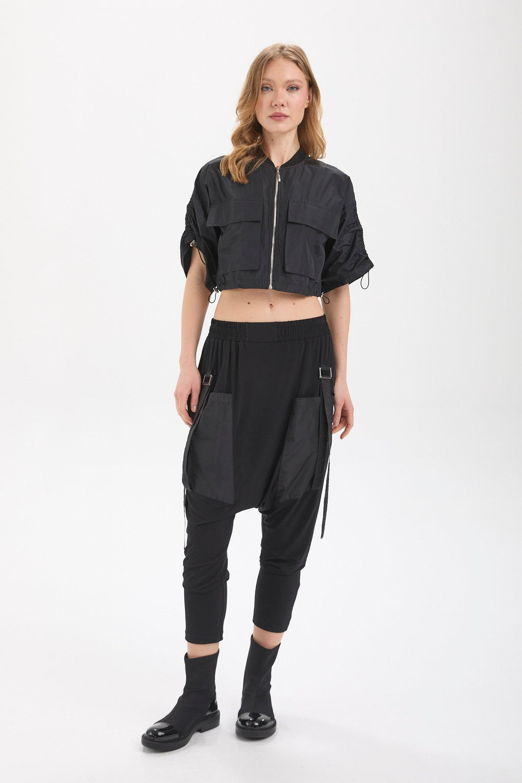 Kadın siyah ceket – CYGNUS Büzgülü Kol Crop Bomber Ceket | IMBUE color:siyah