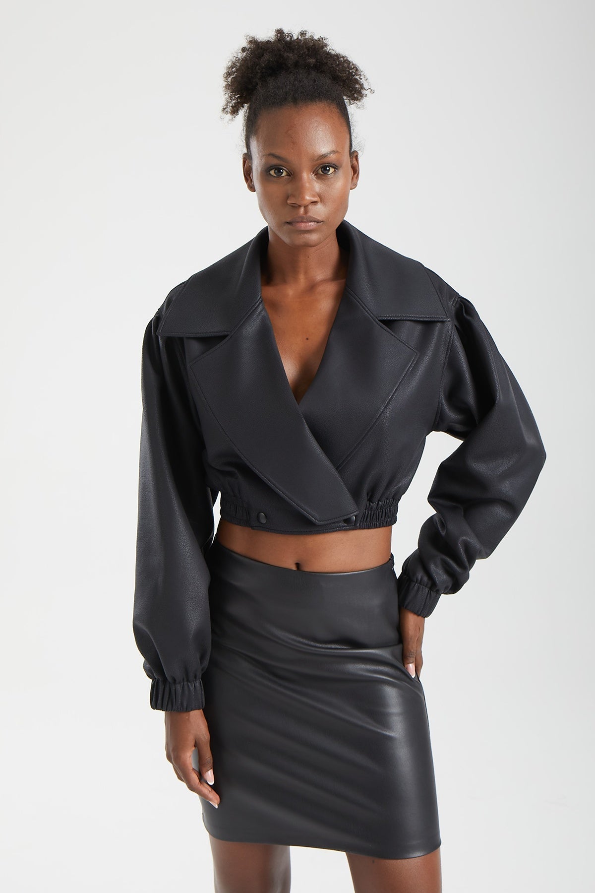Kadın siyah ceket – ERIS Yapısal Kol Ceket | IMBUE color:siyah