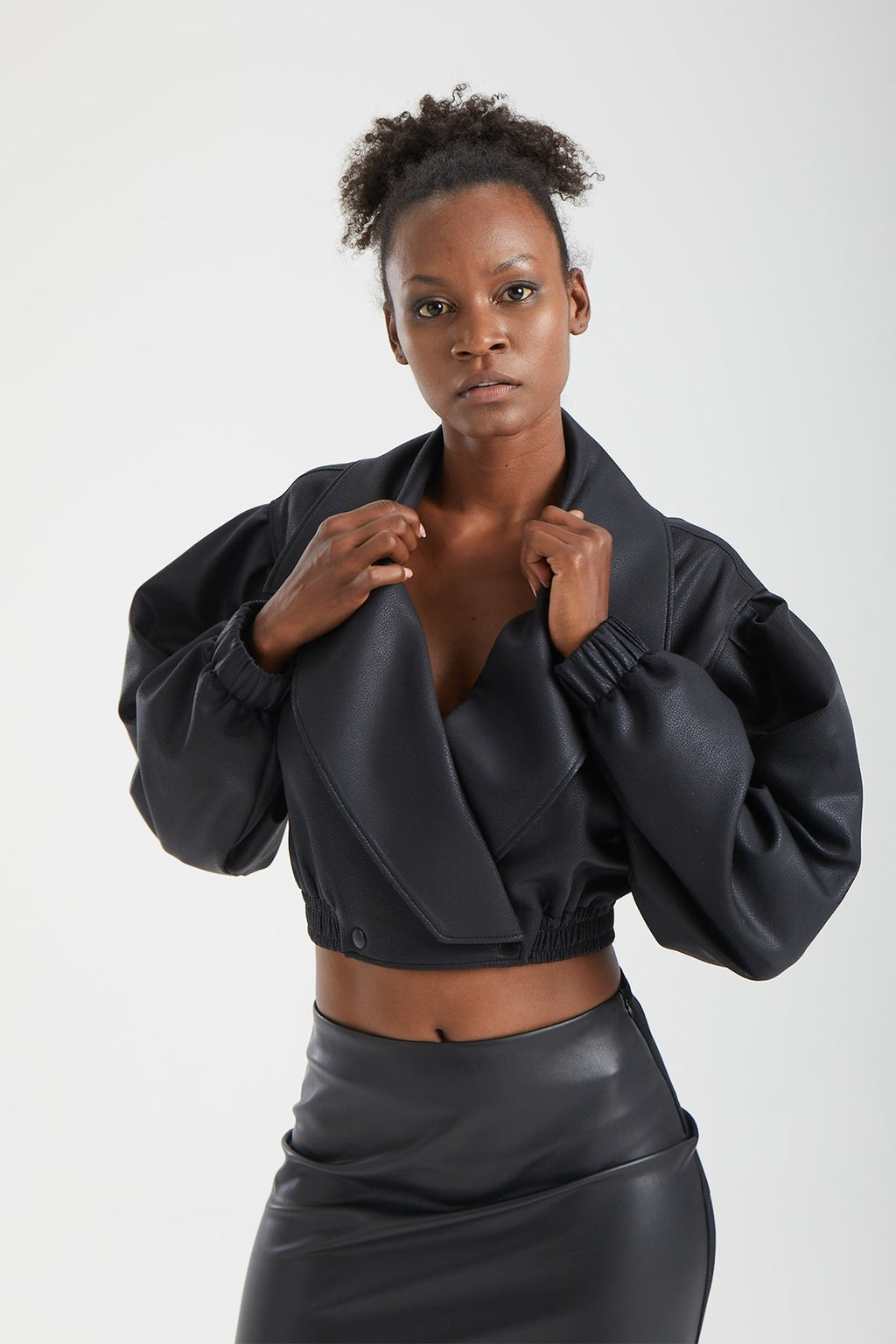 Kadın siyah ceket – ERIS Yapısal Kol Ceket | IMBUE color:siyah