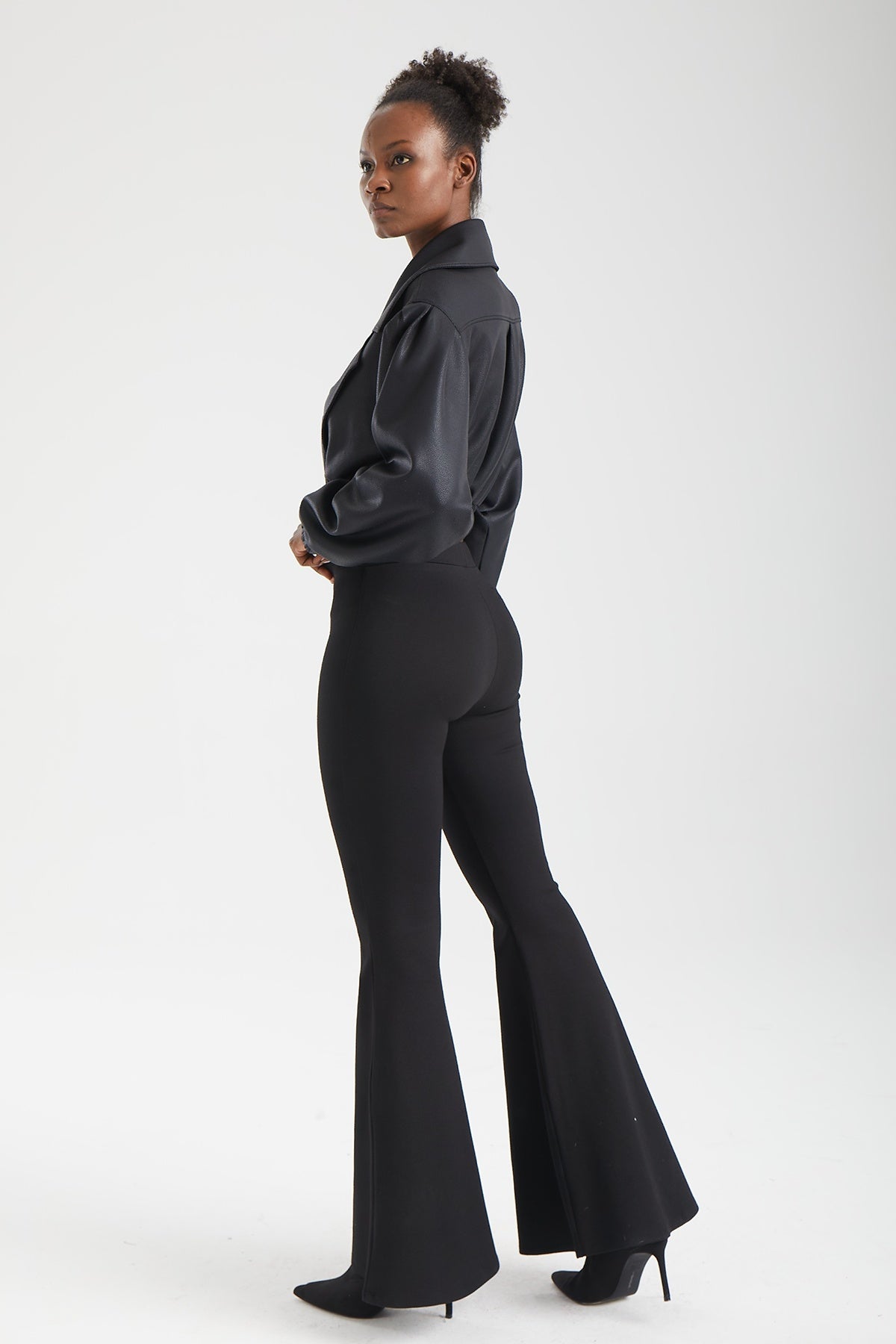 Kadın siyah ceket – ERIS Yapısal Kol Ceket | IMBUE color:siyah