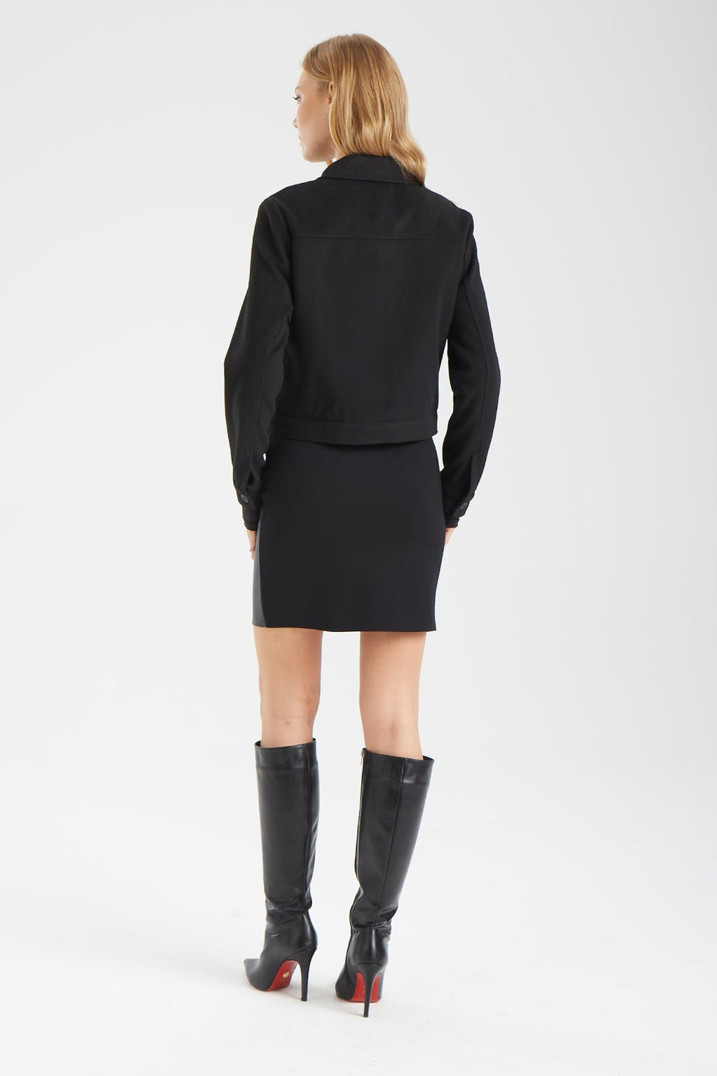 Kadın siyah ceket – NOVA Yapısal Crop Ceket | IMBUE color:siyah