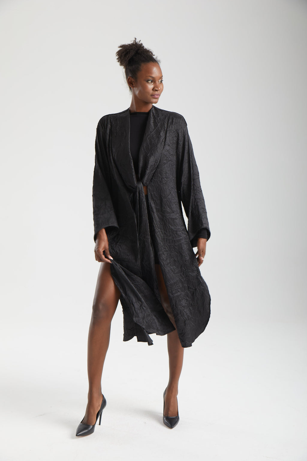 Kadın siyah kimono – NEBULA Kırışık Dokulu Kimono | IMBUE color:siyah