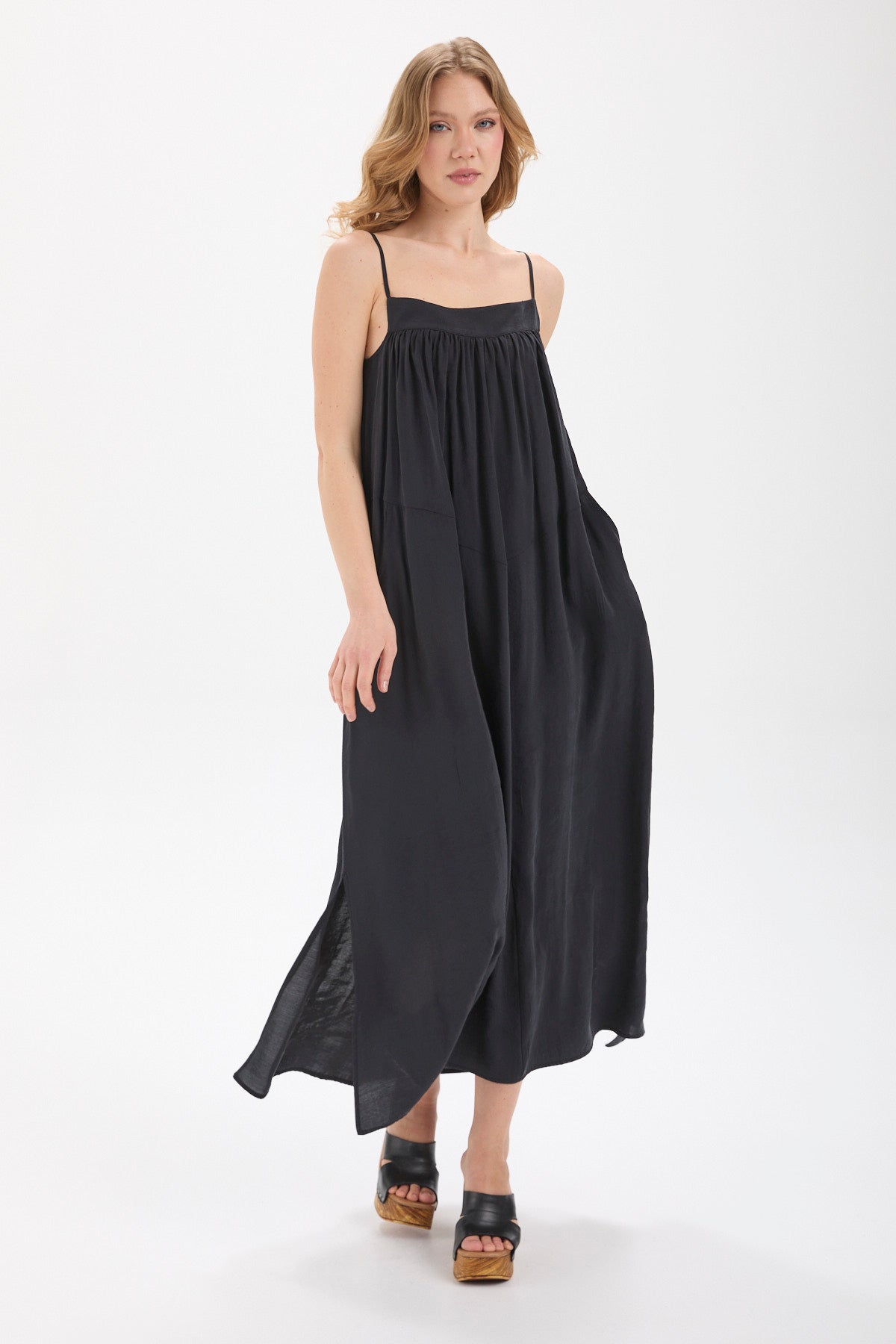 Kadın siyah elbise – ELYSE Dökümlü Maxi Elbise | IMBUE [color:siyah]