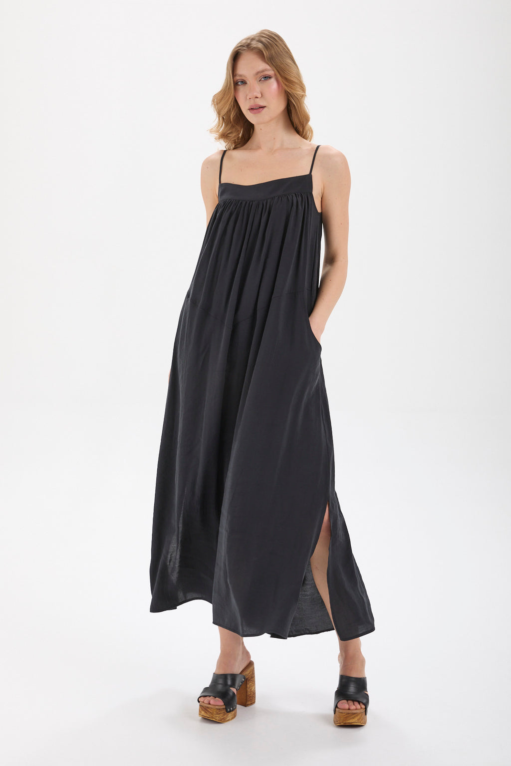 ELYSE Dökümlü Maxi Elbise - siyah dökümlü maxi elbise - IMBUE - color:BLK