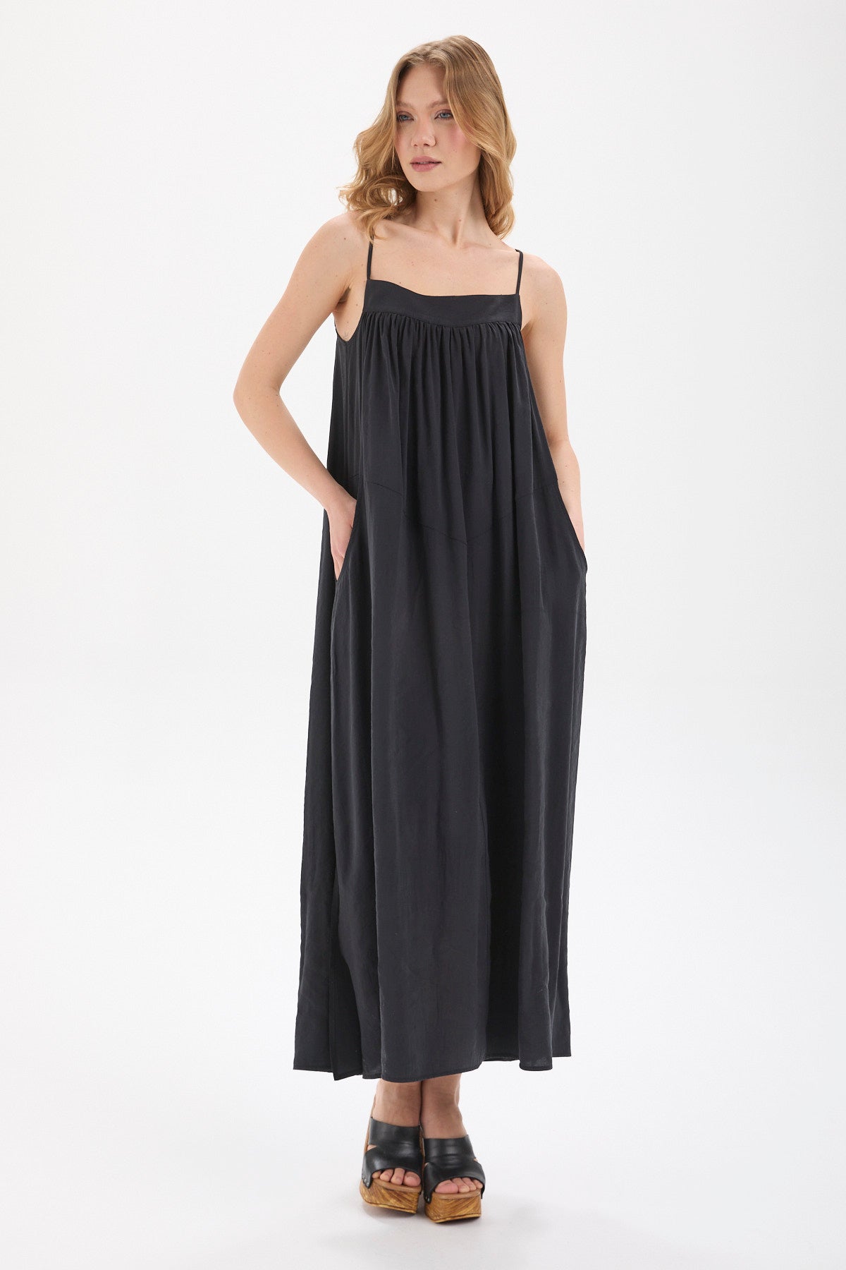 ELYSE Dökümlü Maxi Elbise - siyah dökümlü maxi elbise - IMBUE - color:BLK