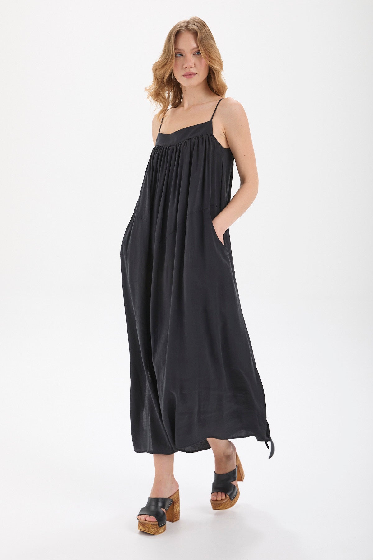 ELYSE Dökümlü Maxi Elbise - siyah dökümlü maxi elbise - IMBUE - color:BLK