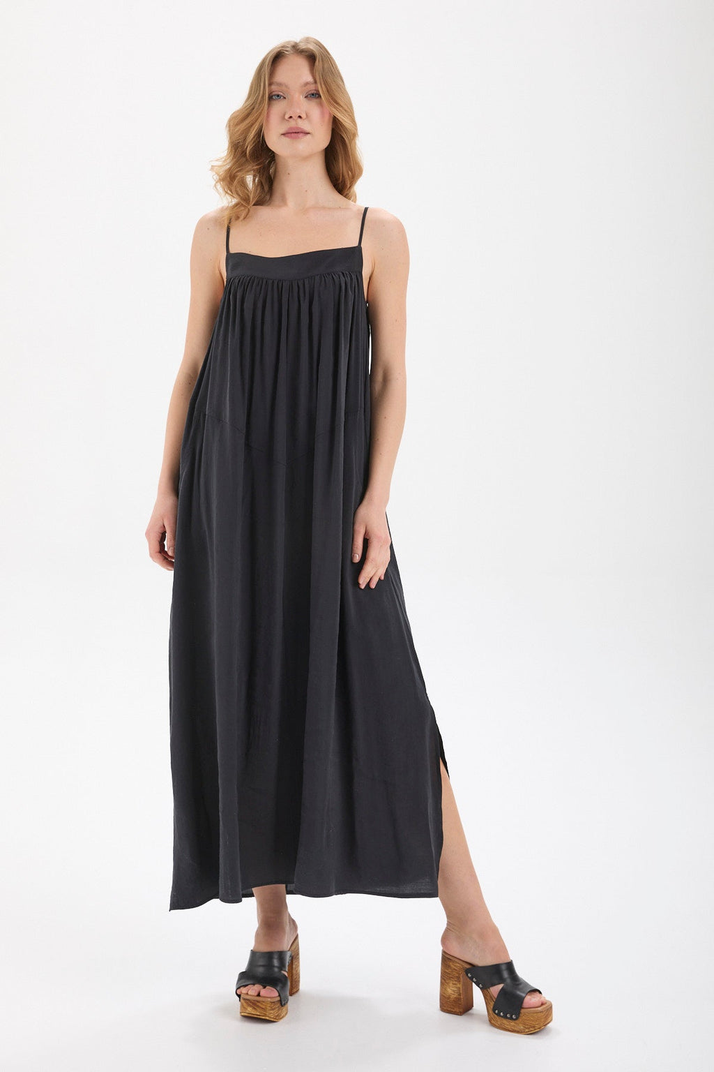 Kadın siyah elbise – ELYSE Dökümlü Maxi Elbise | IMBUE [color:siyah]