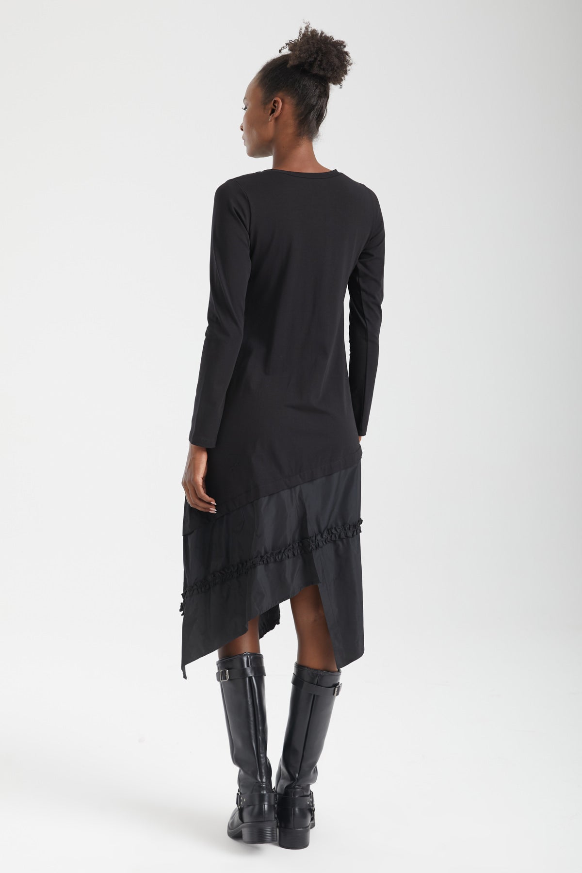 Kadın siyah elbise – FREYA Hareketli Etek Ucu Elbise | IMBUE color:siyah