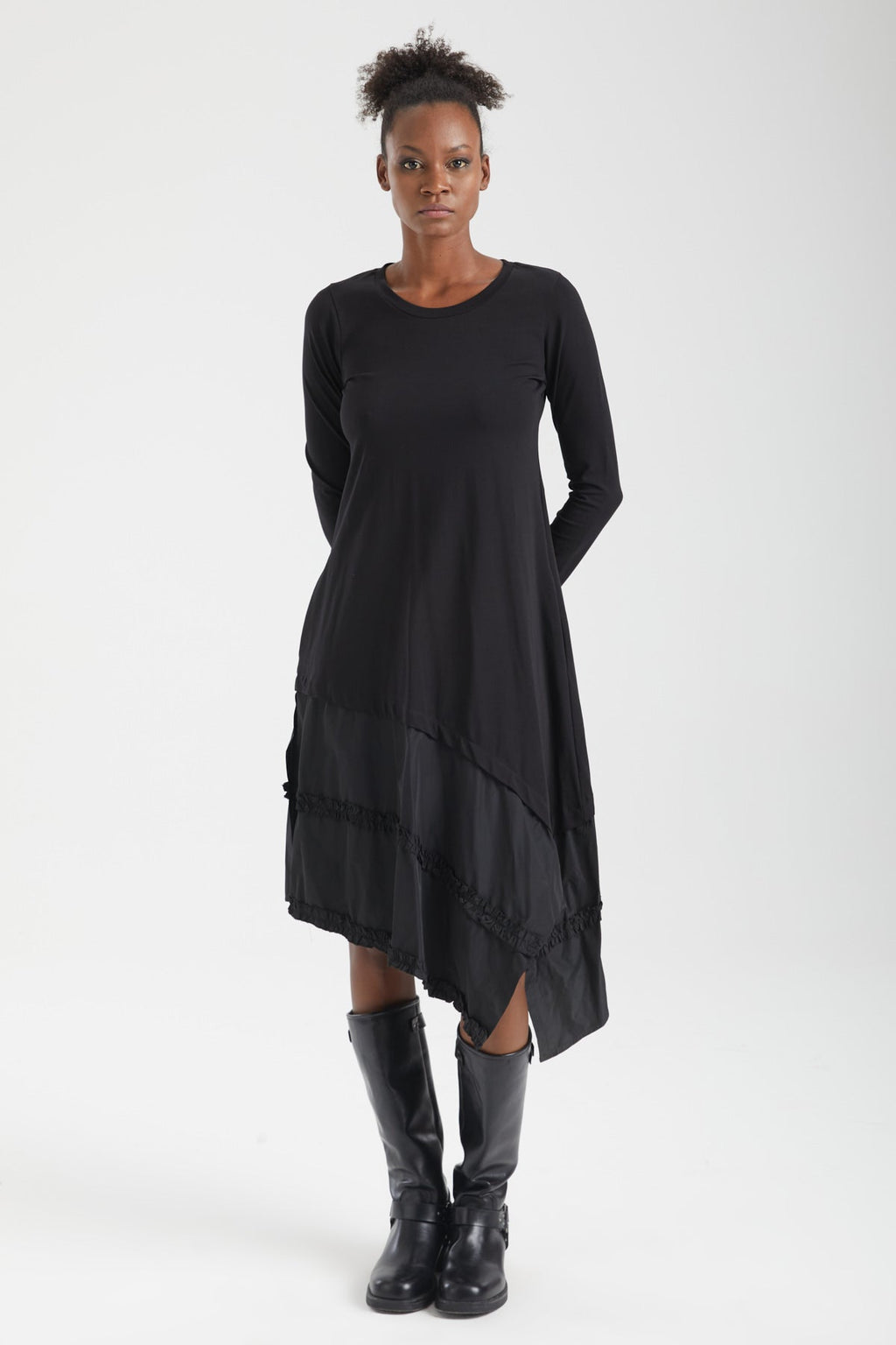 Kadın siyah elbise – FREYA Hareketli Etek Ucu Elbise | IMBUE color:siyah