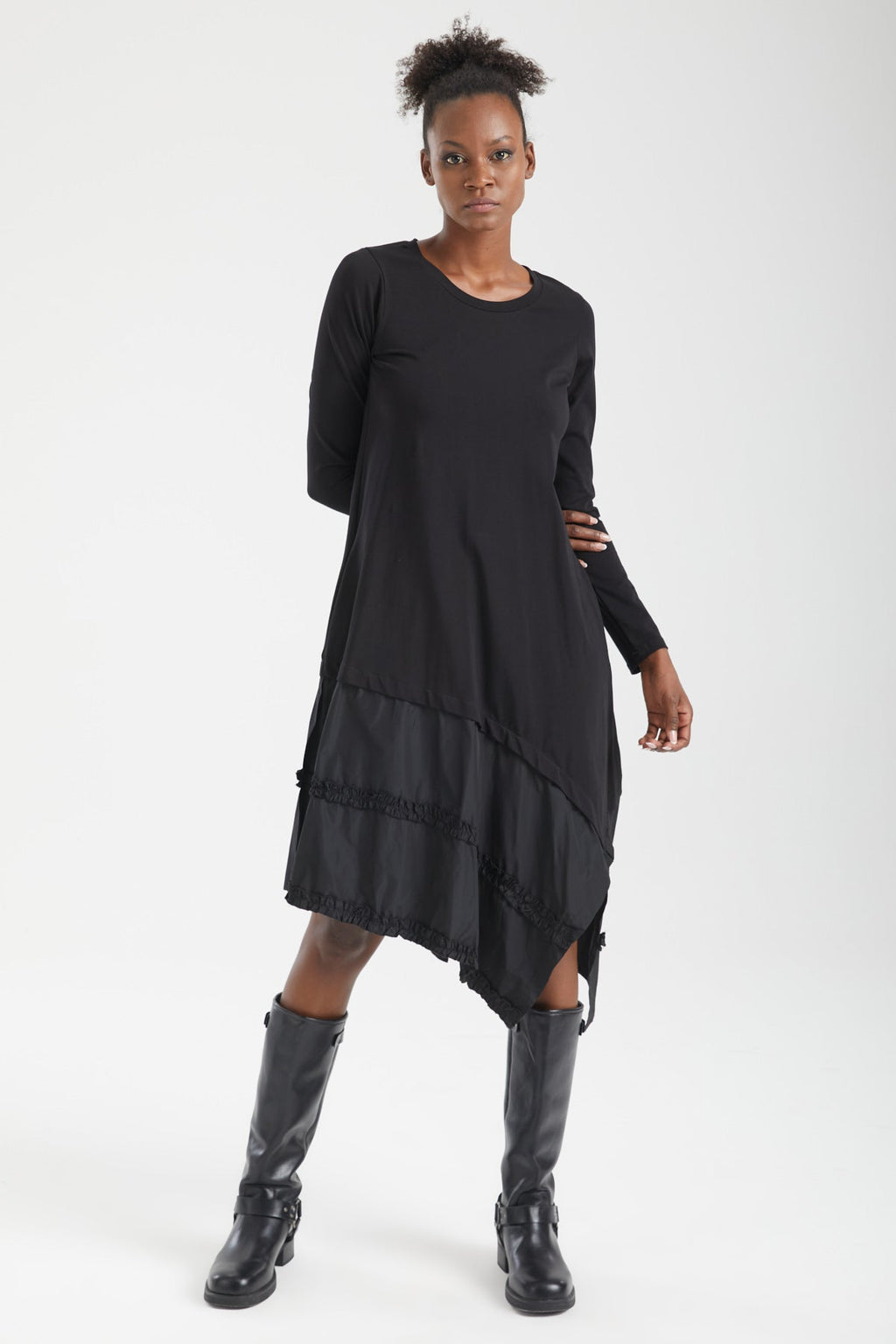 Kadın siyah elbise – FREYA Hareketli Etek Ucu Elbise | IMBUE color:siyah
