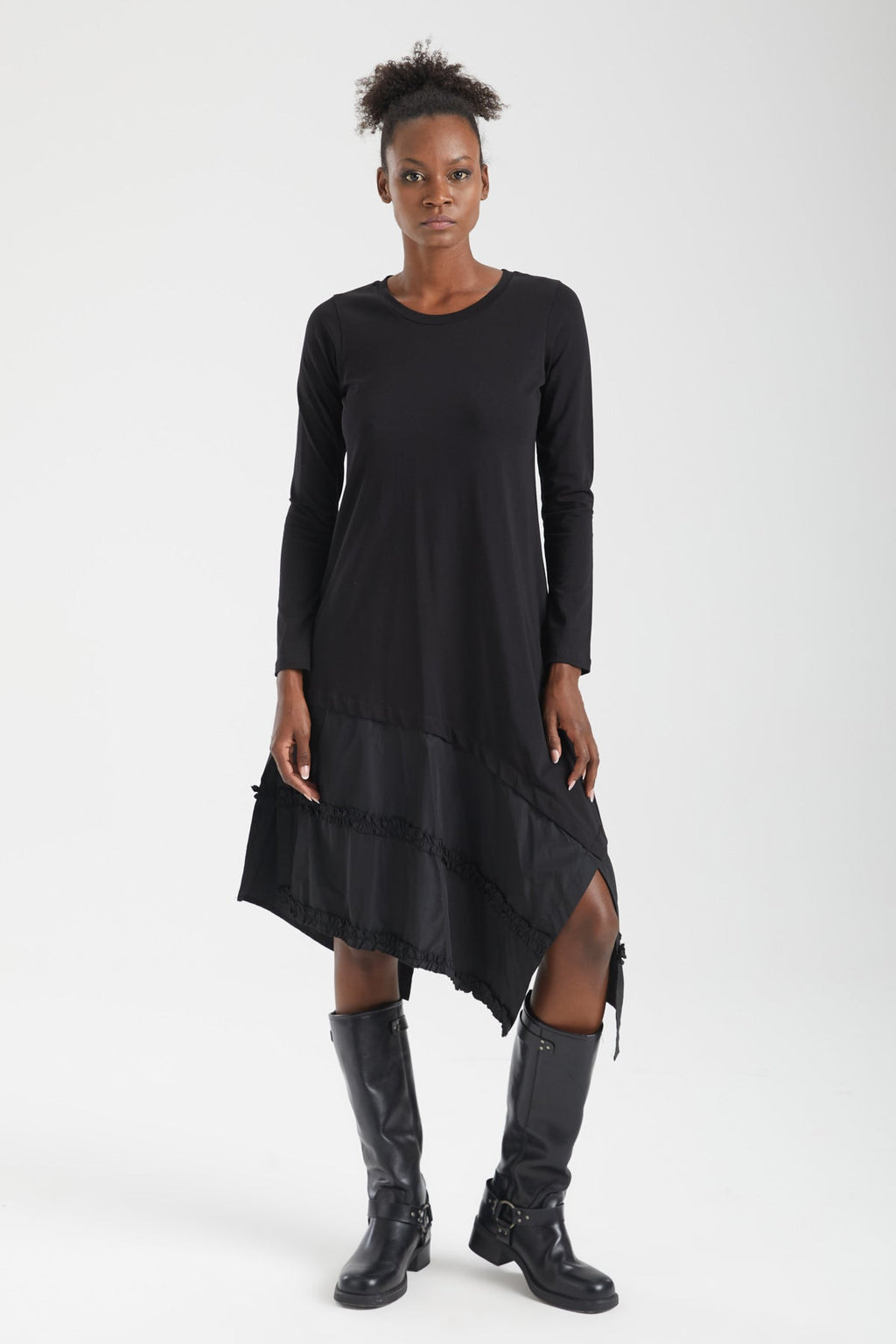 Kadın siyah elbise – FREYA Hareketli Etek Ucu Elbise | IMBUE color:siyah