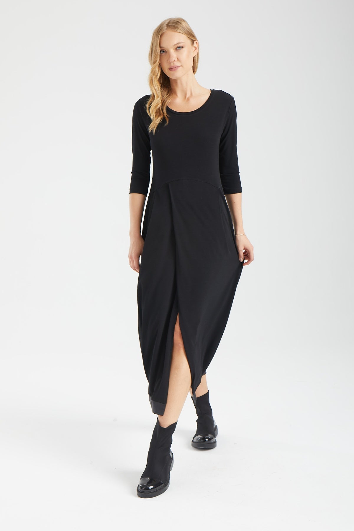 Kadın siyah elbise – AURA Etek Ucu Detaylı Elbise | IMBUE color:siyah