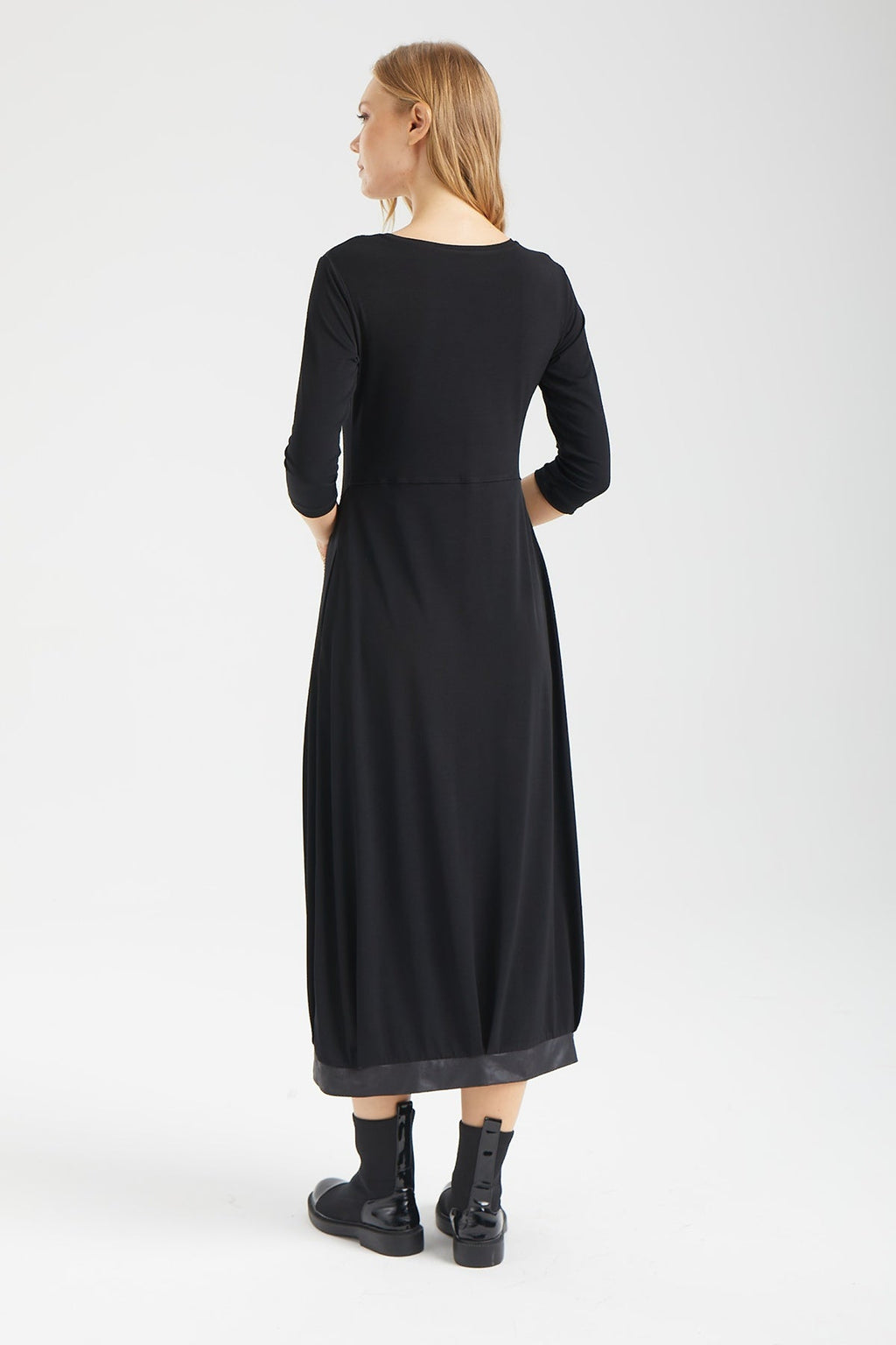 Kadın siyah elbise – AURA Etek Ucu Detaylı Elbise | IMBUE color:siyah